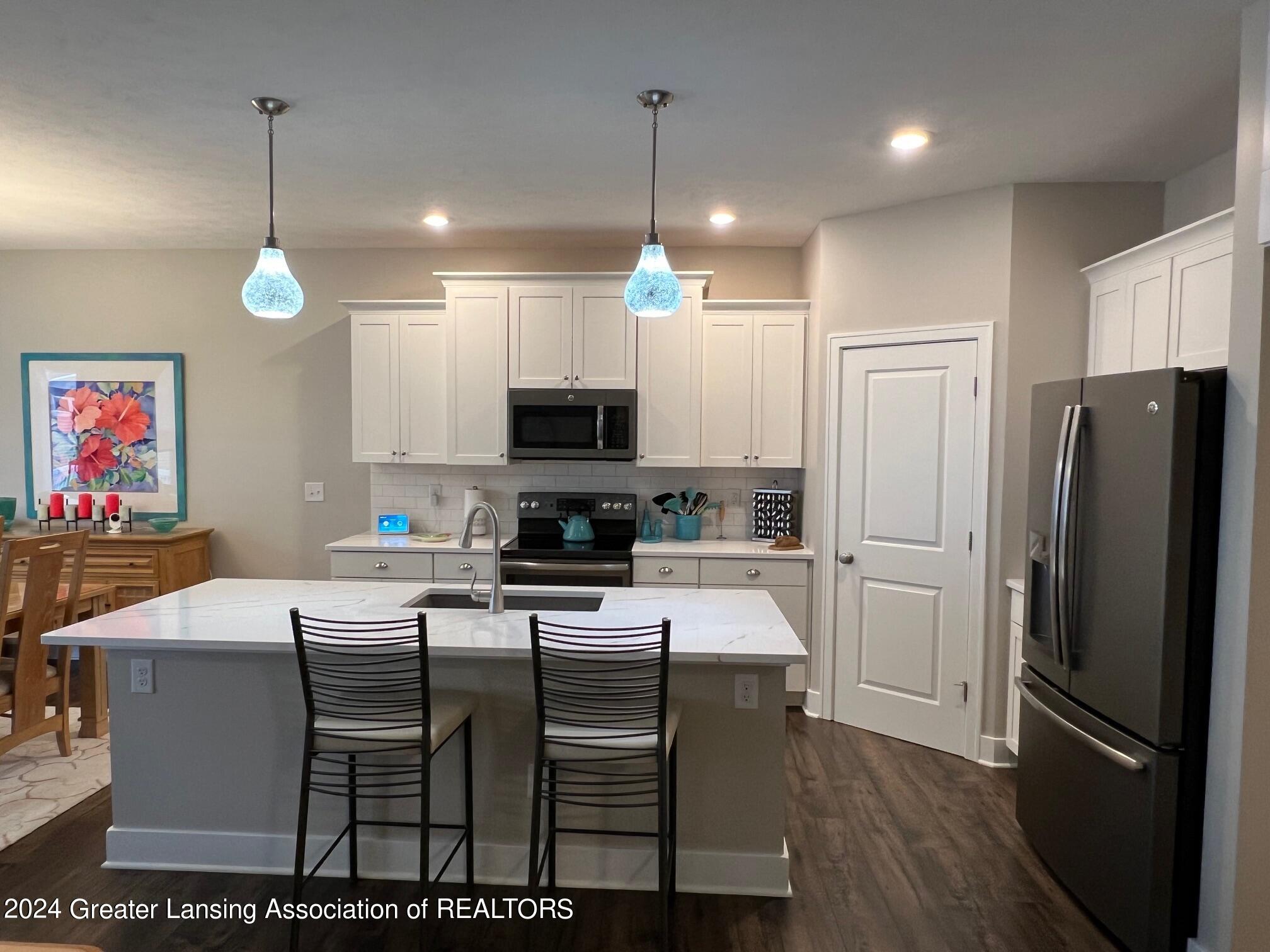 7577 Roxborough Lane