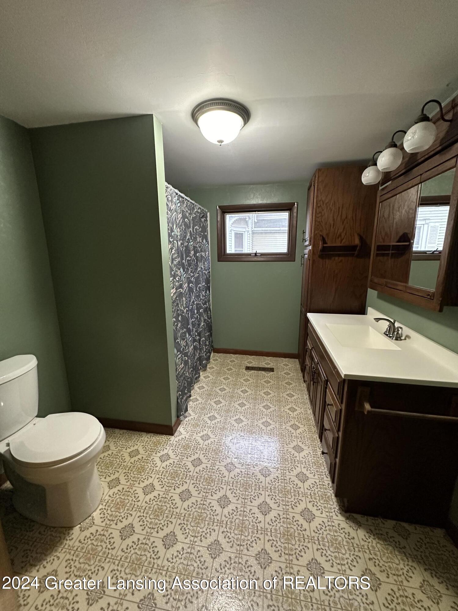 105 E Gibbs Street, St. Johns