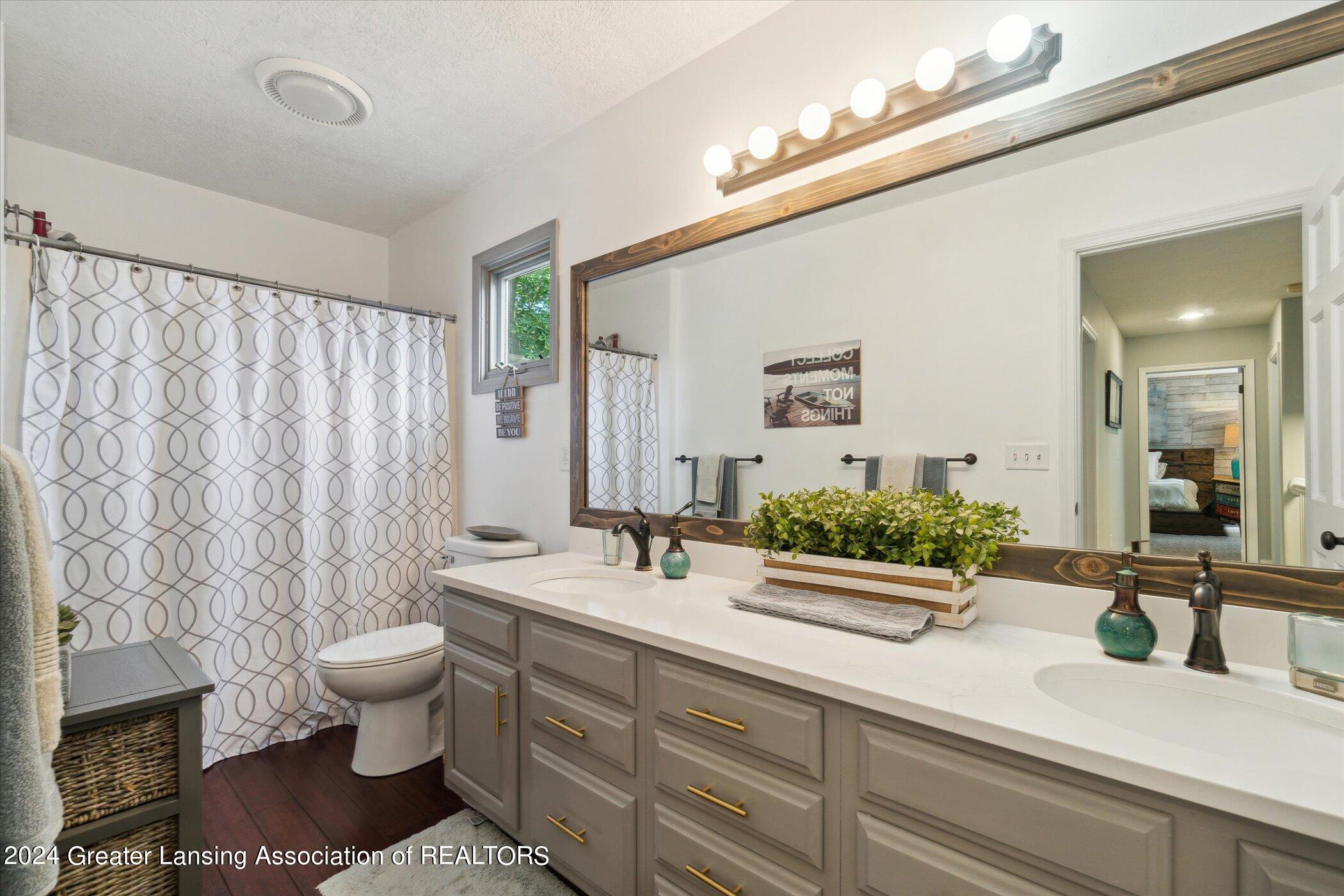 3496 Honeywood Lane, DeWitt