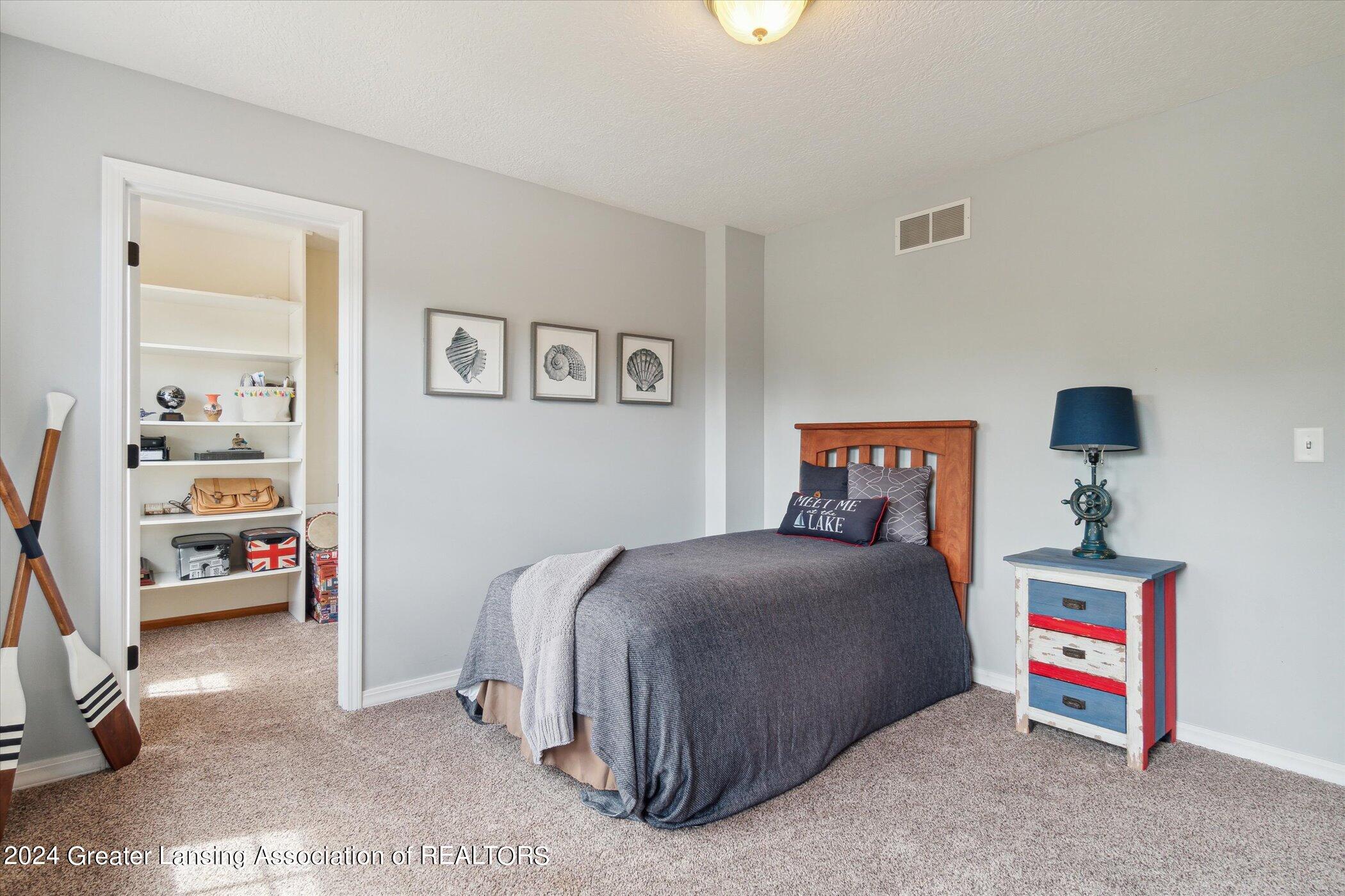 3496 Honeywood Lane, DeWitt