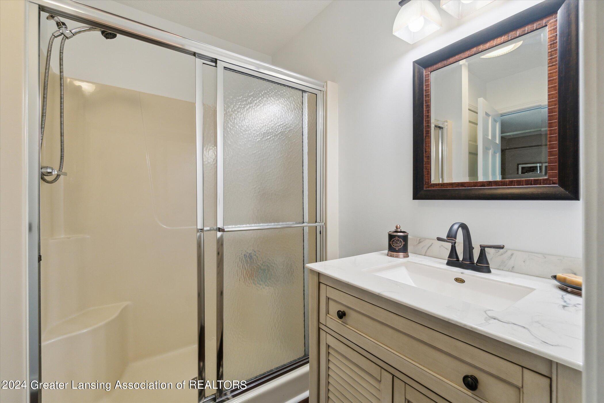 3496 Honeywood Lane, DeWitt