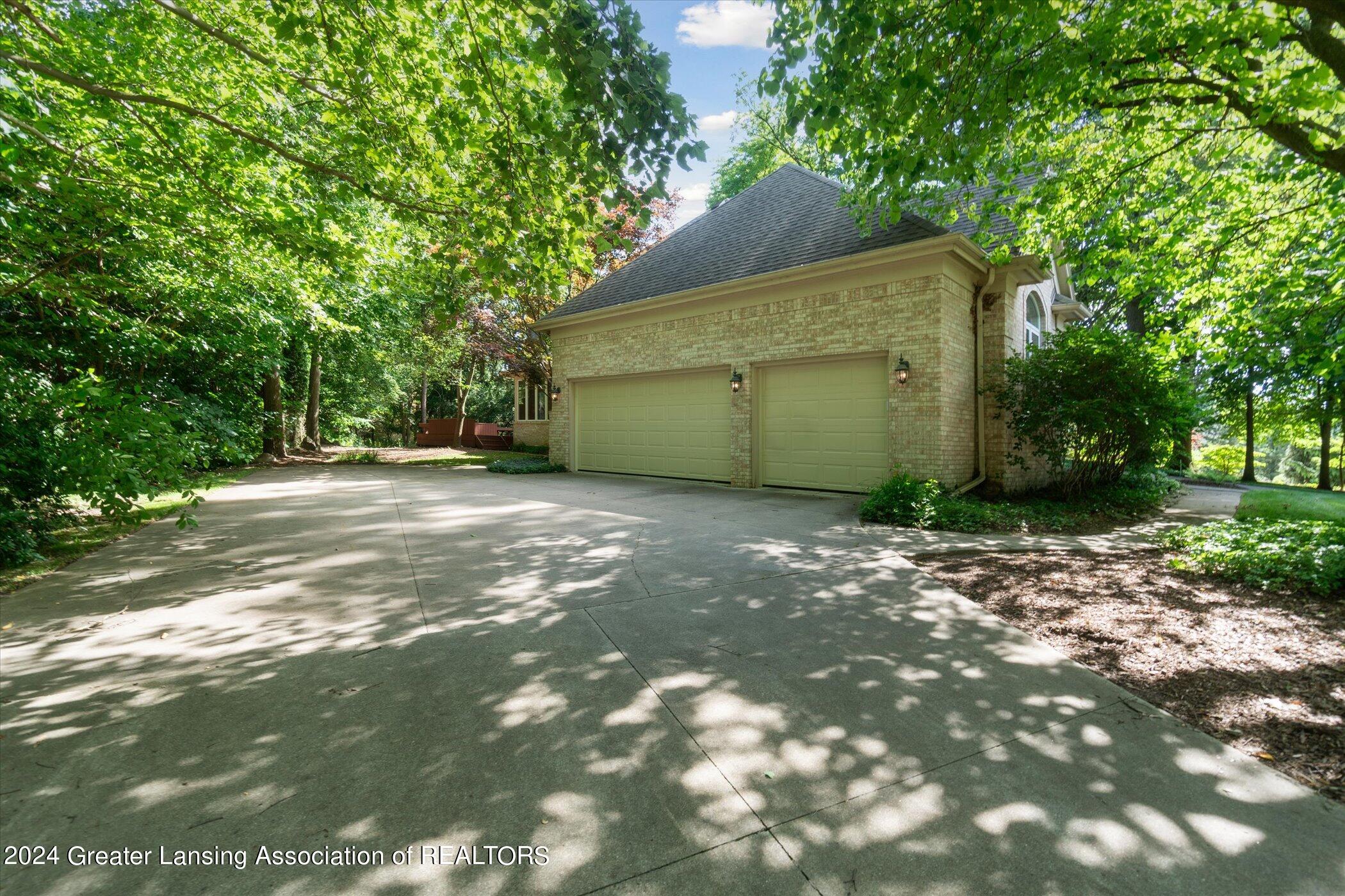 2429 Pine Hollow Drive