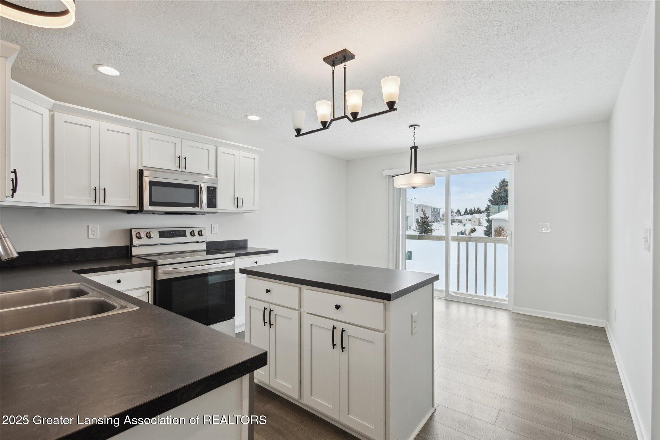 3916 Quarterhorse Road