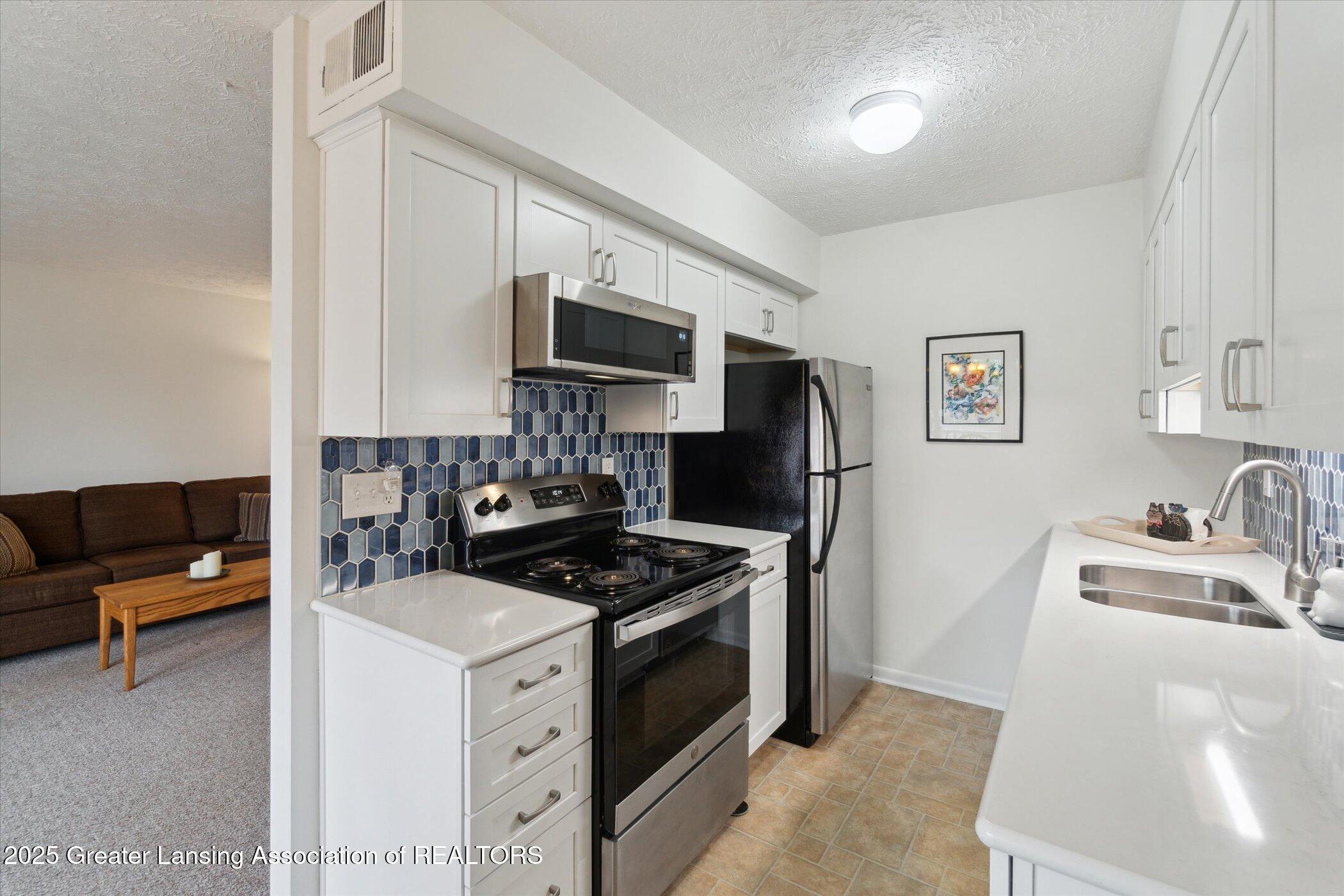 2034 Hamilton Road, 206