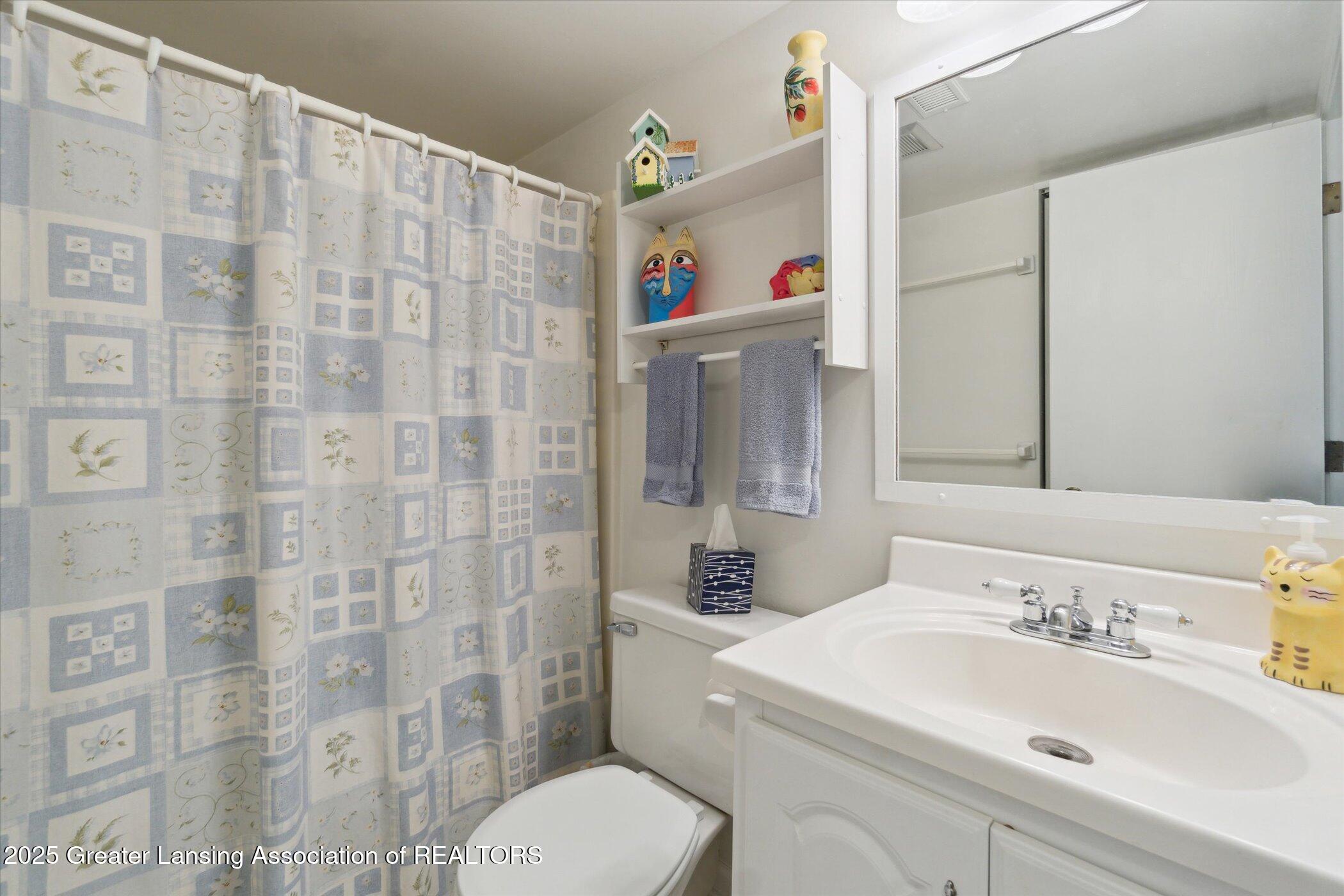 2034 Hamilton Road, 206