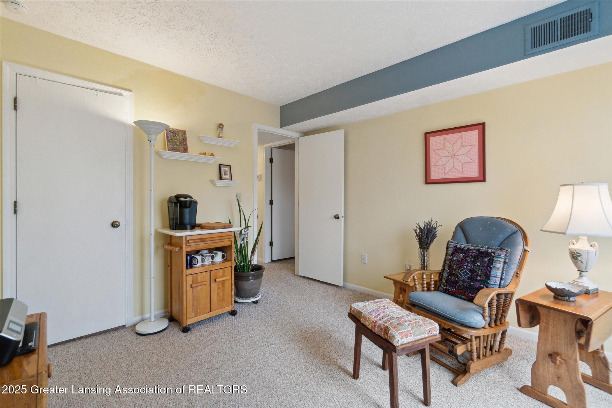 2034 Hamilton Road, 206