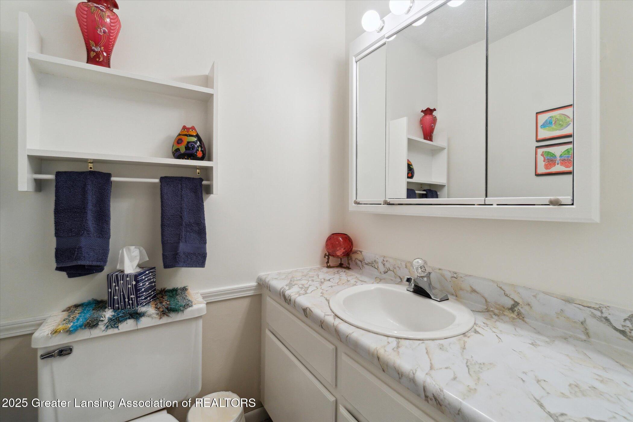 2034 Hamilton Road, 206