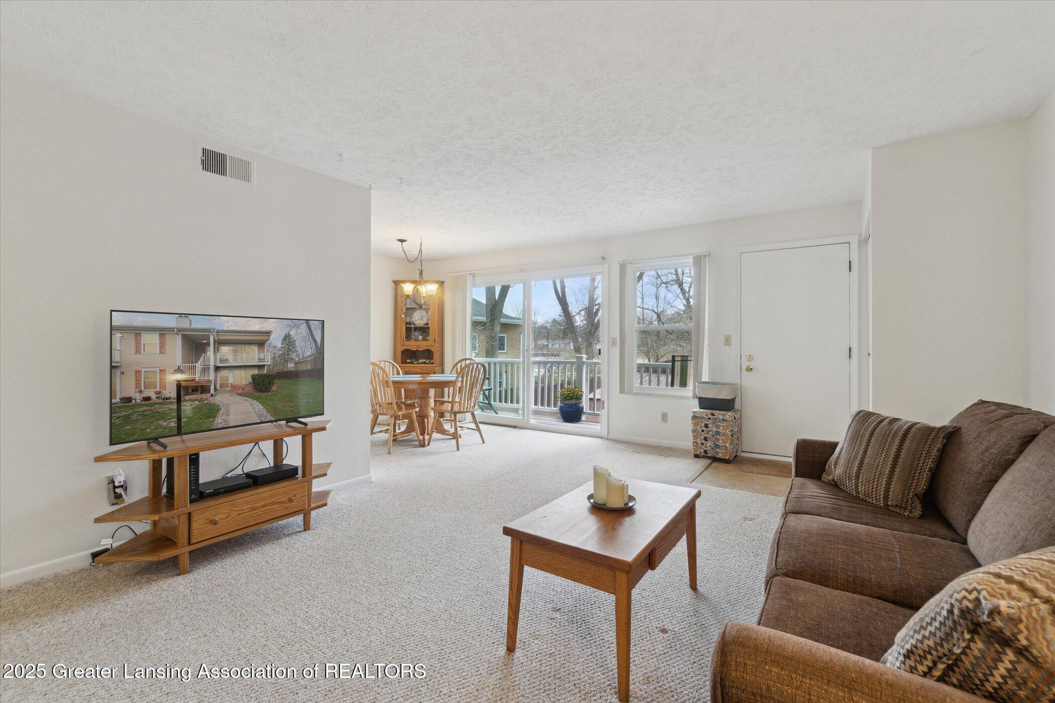 2034 Hamilton Road, 206