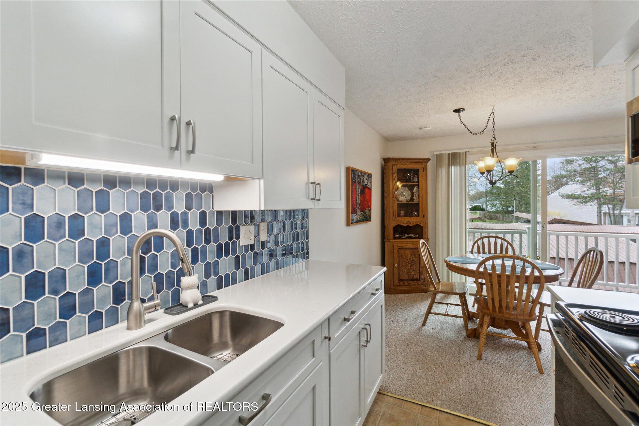 2034 Hamilton Road, 206