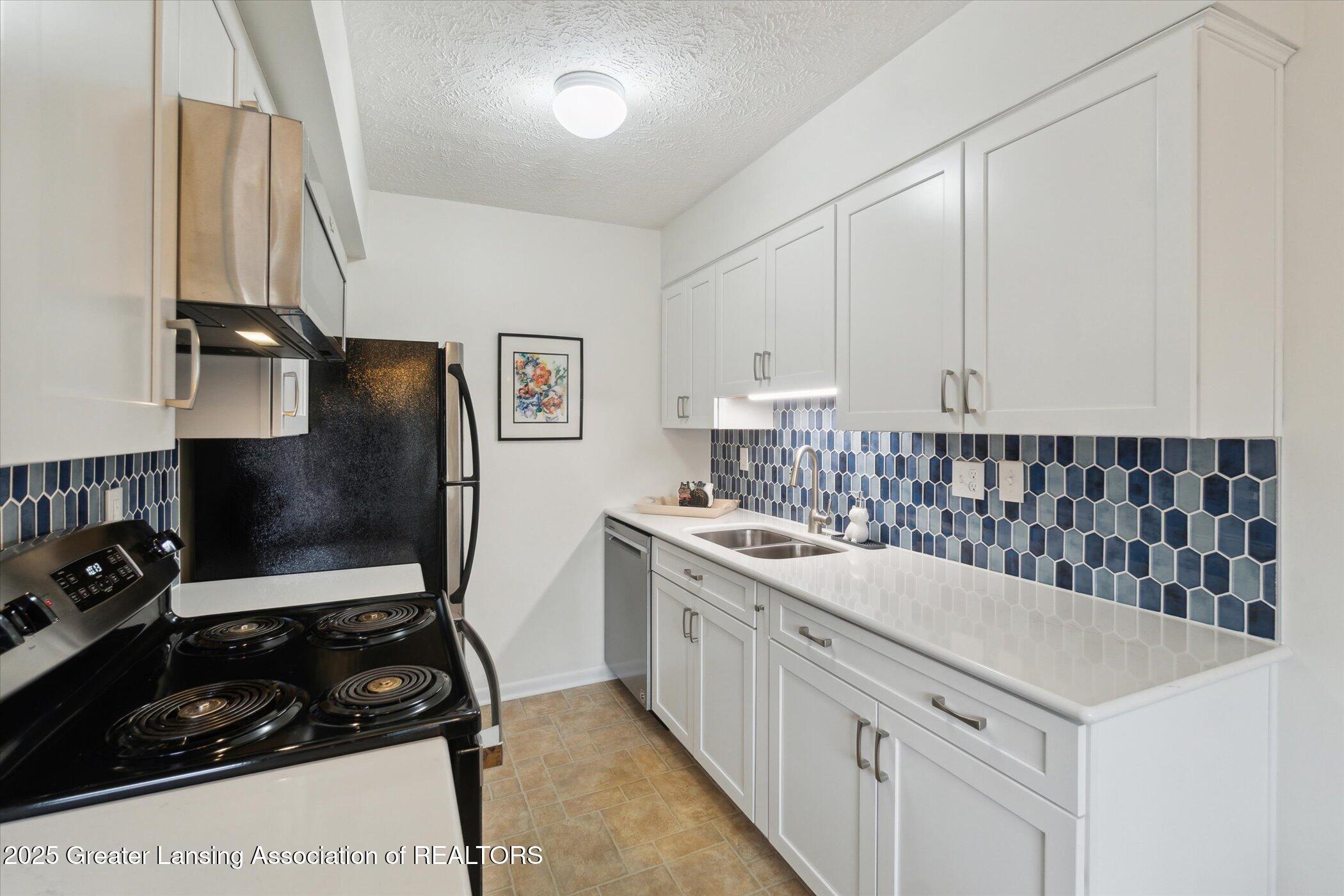 2034 Hamilton Road, 206