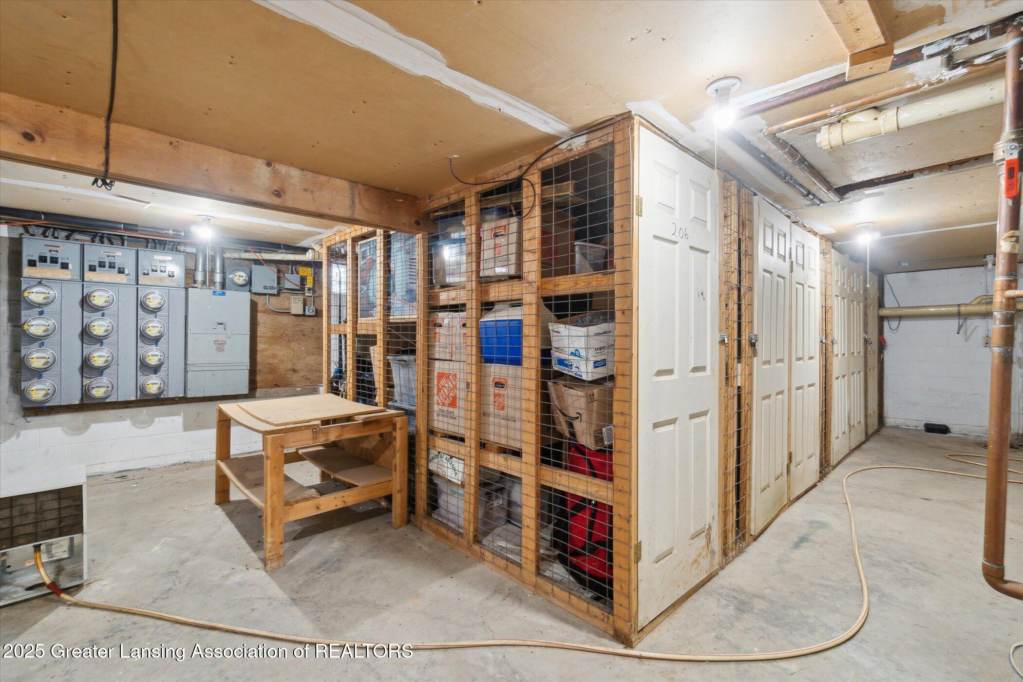 2034 Hamilton Road, 206