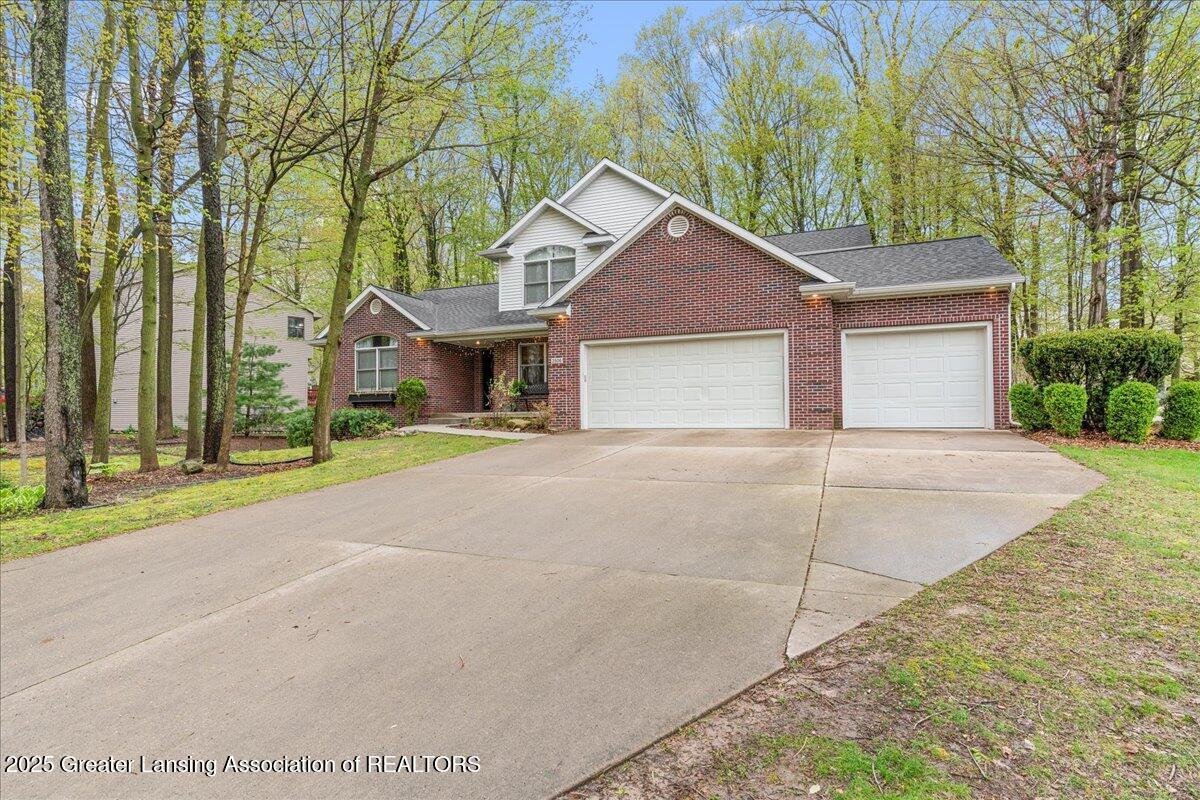2506 Julie Way