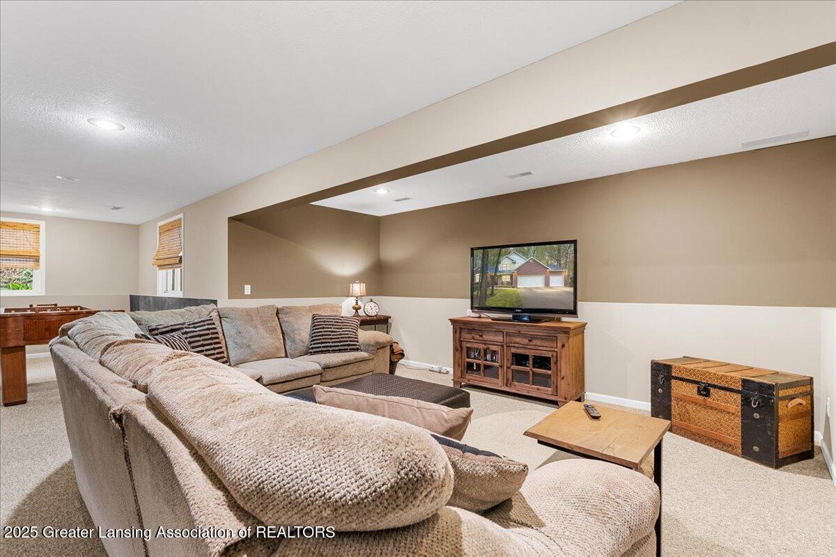 2506 Julie Way