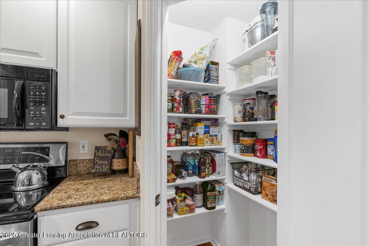 2506 Julie Way