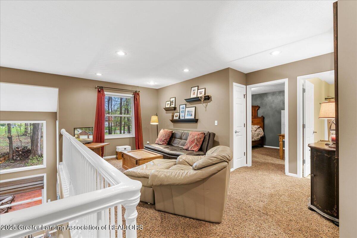 2506 Julie Way
