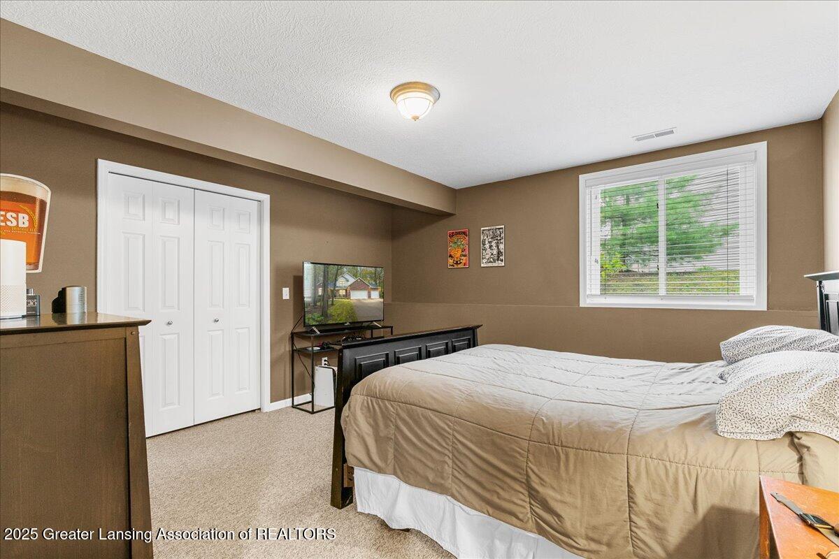 2506 Julie Way