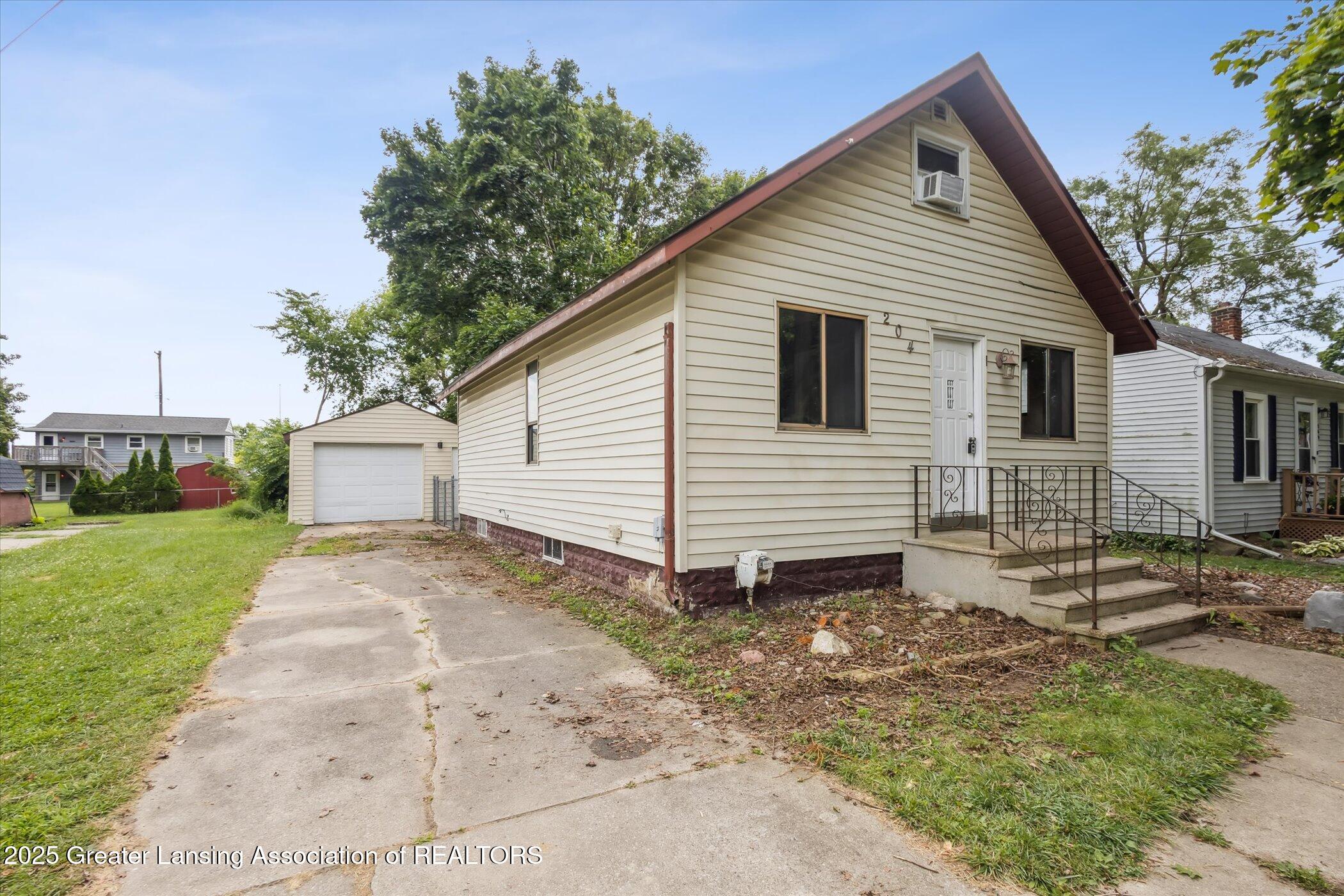 204 N Grace Street