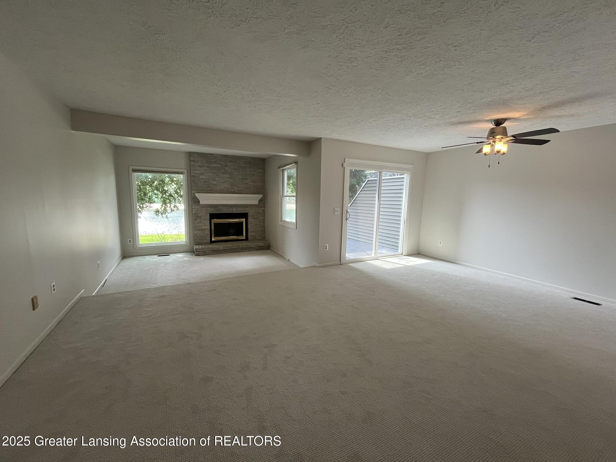 1425 E Lakeside Drive