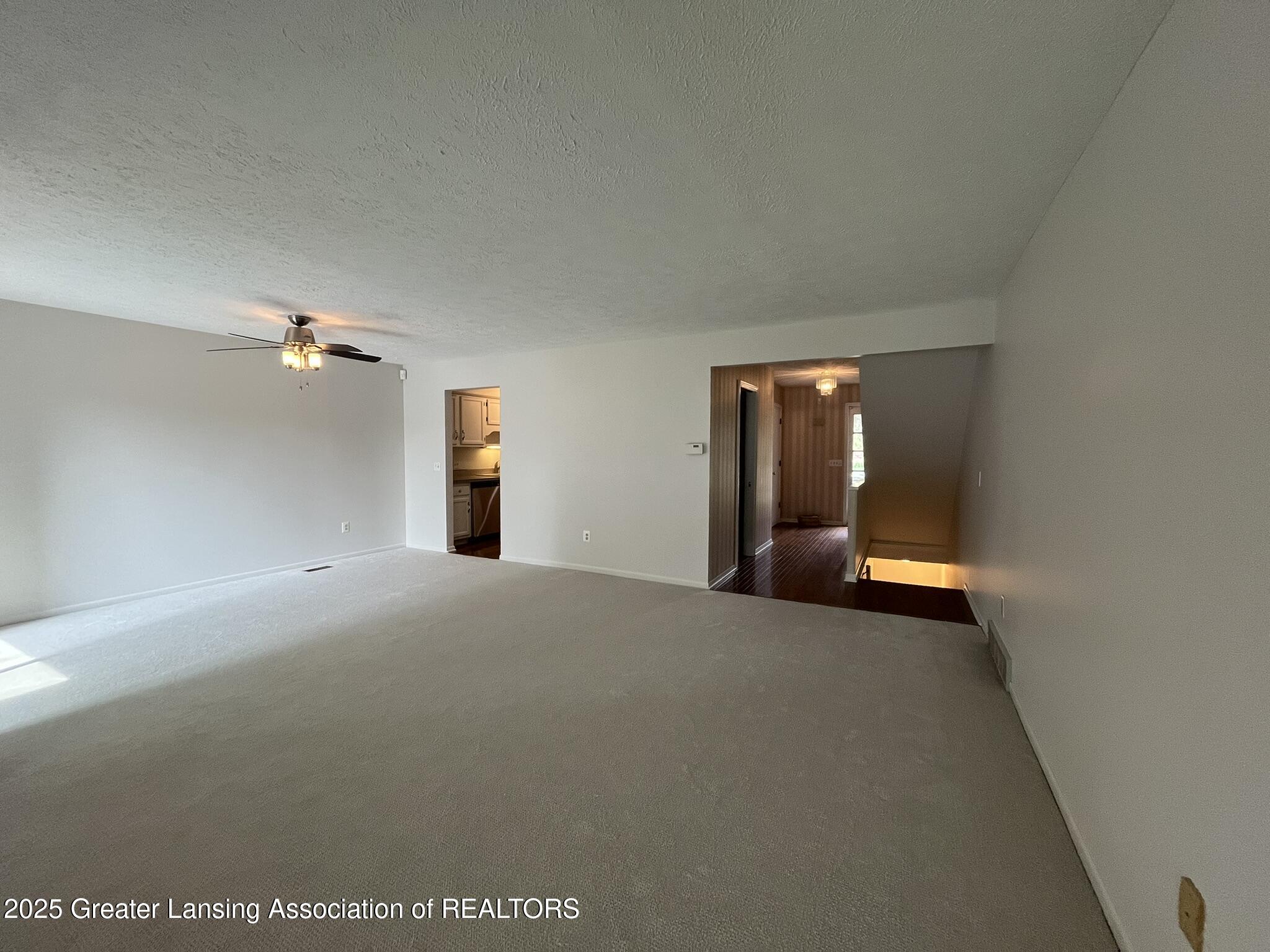 1425 E Lakeside Drive