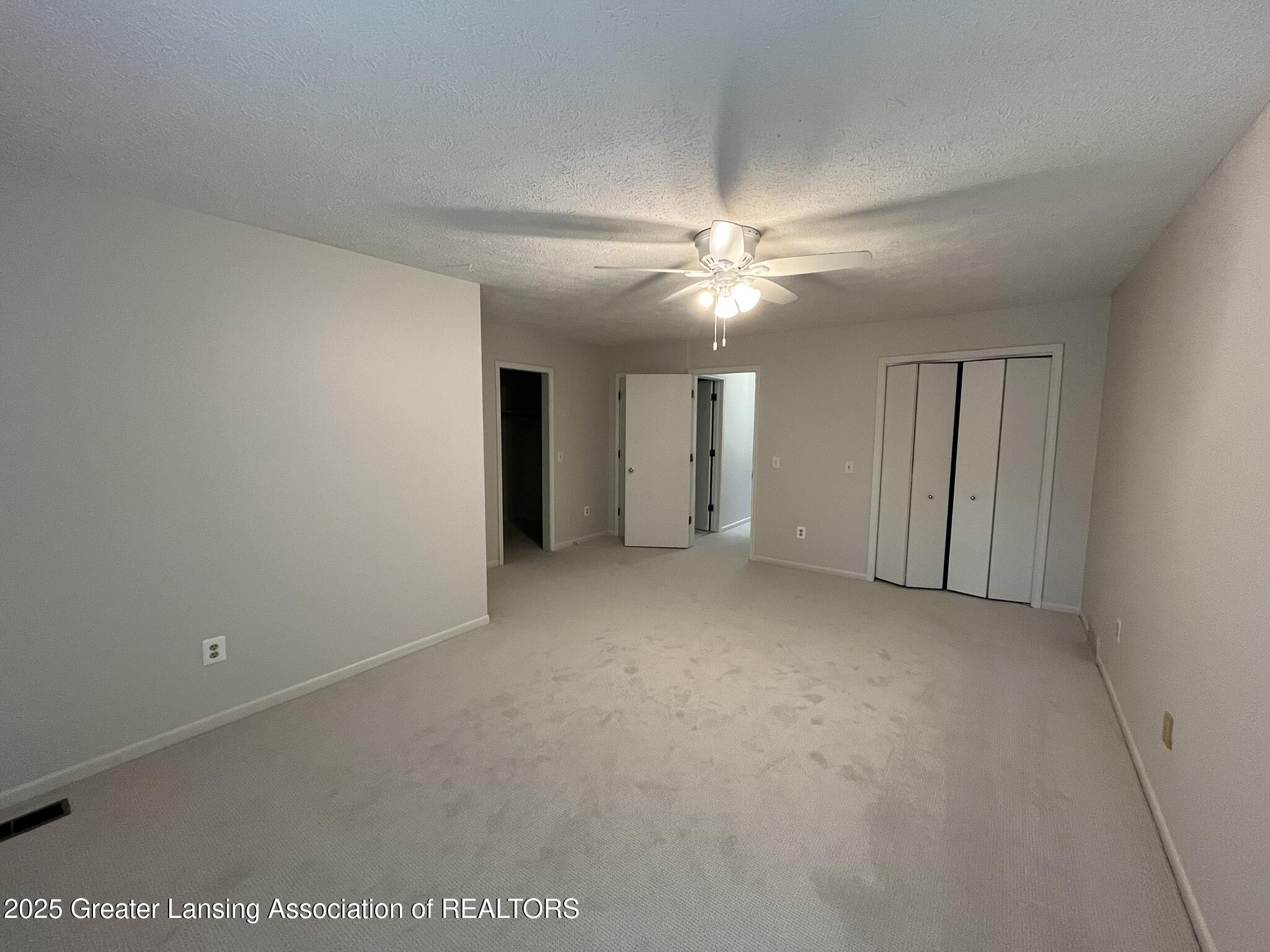 1425 E Lakeside Drive