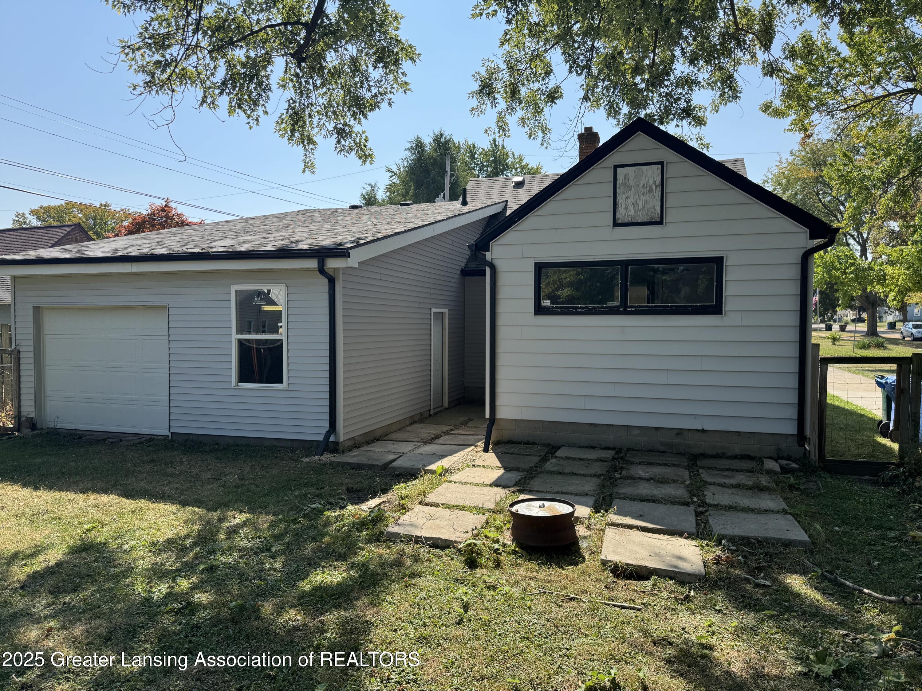 1840 W Maple Street