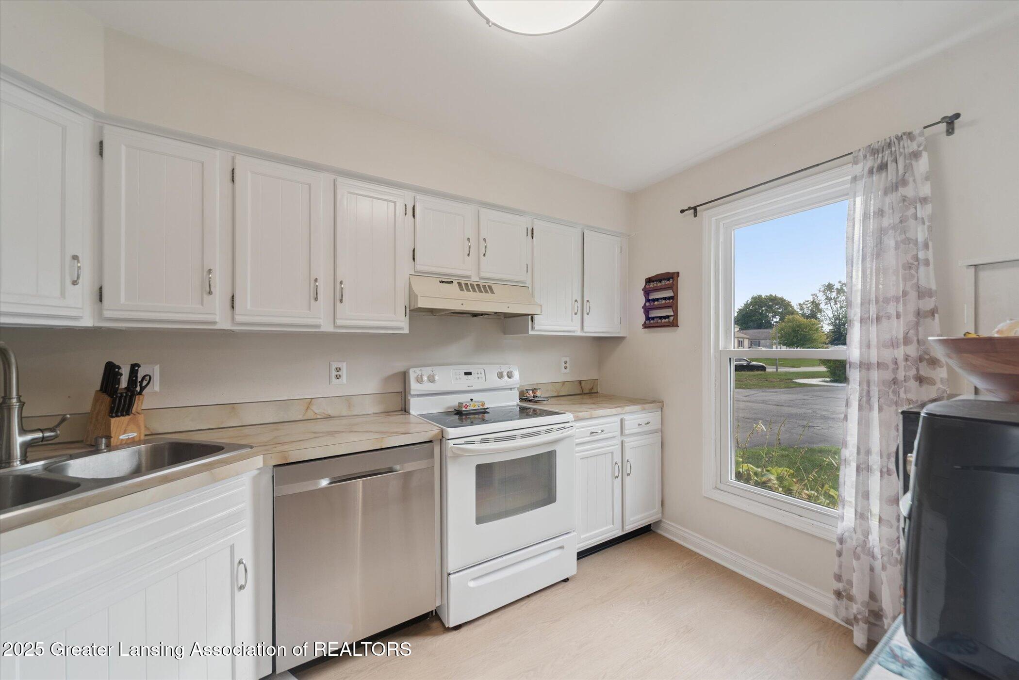 7441 Creekside Drive, 4