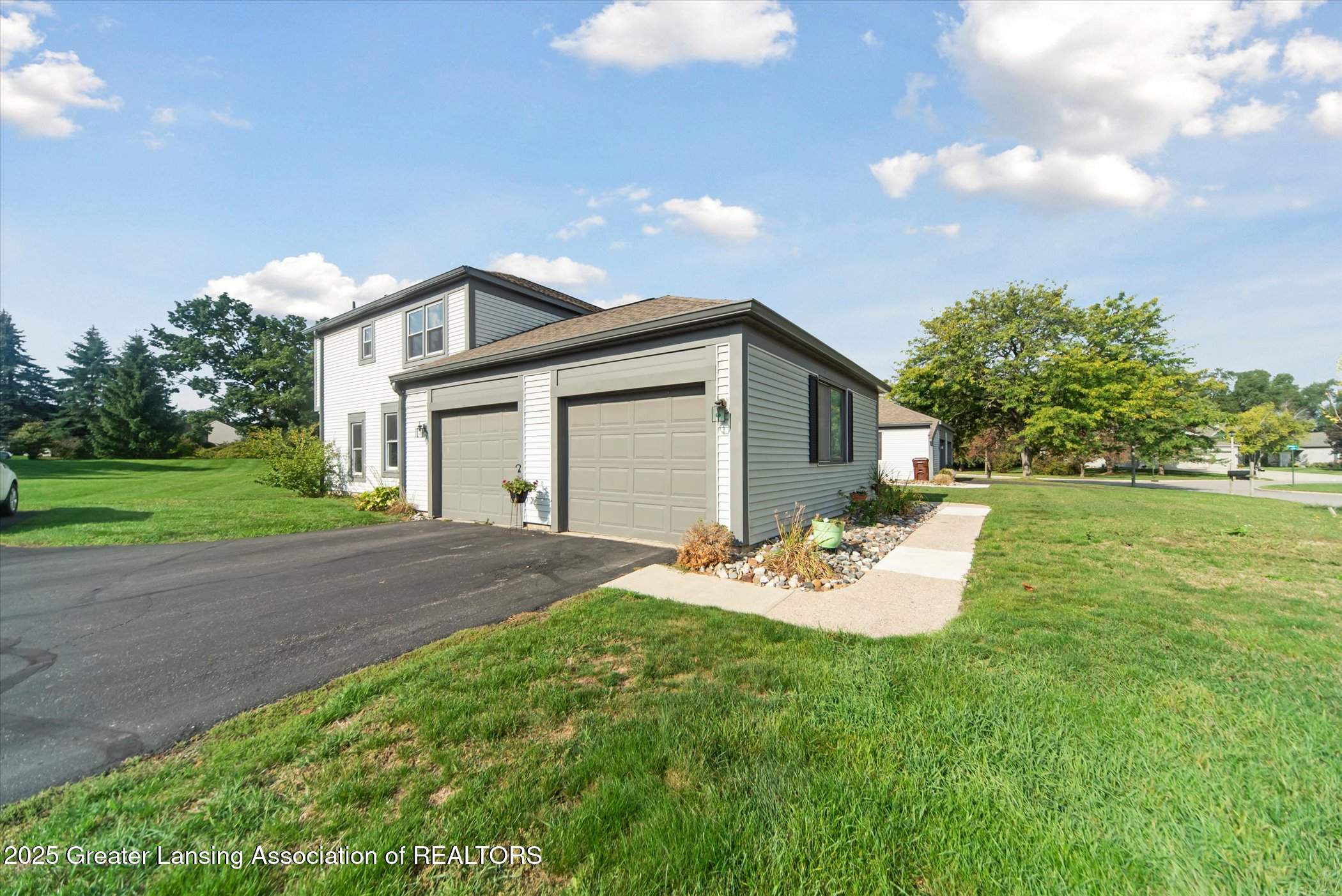 7441 Creekside Drive, 4