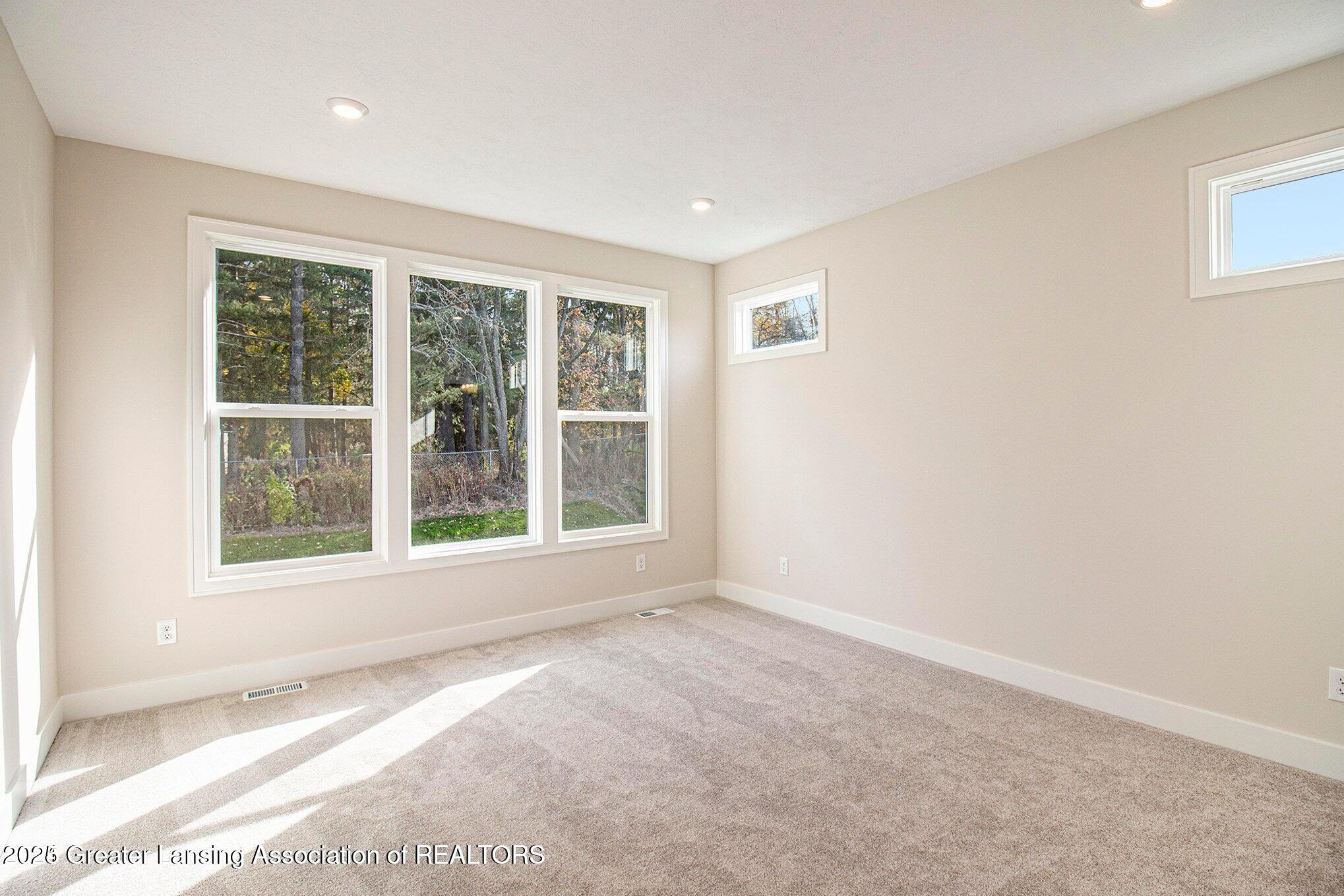 14031 Ambrosia Avenue, DeWitt