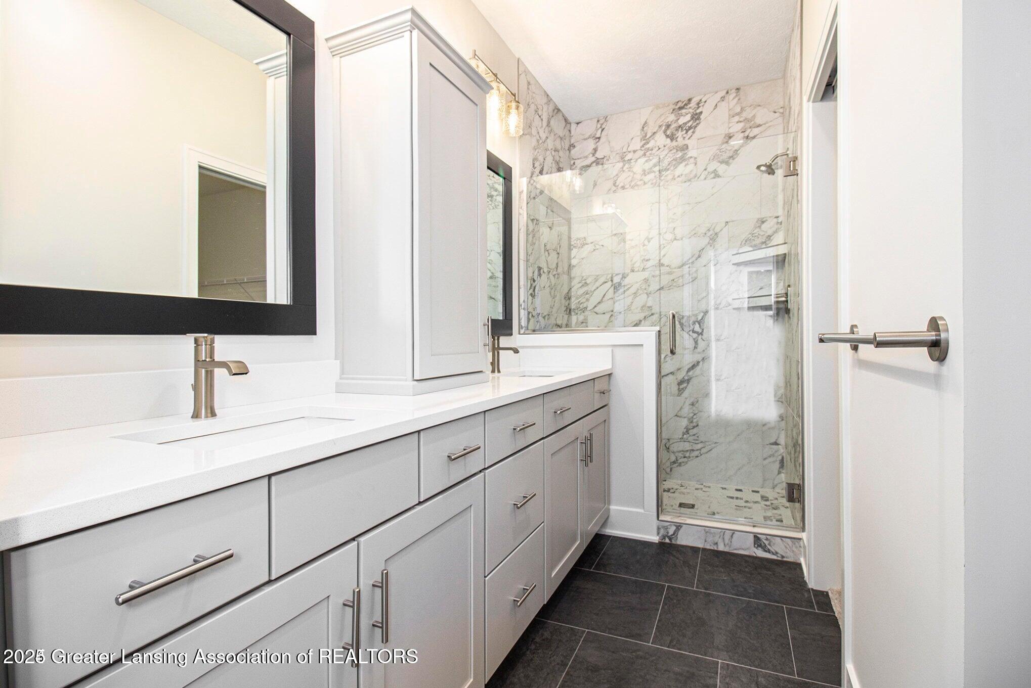 14031 Ambrosia Avenue, DeWitt