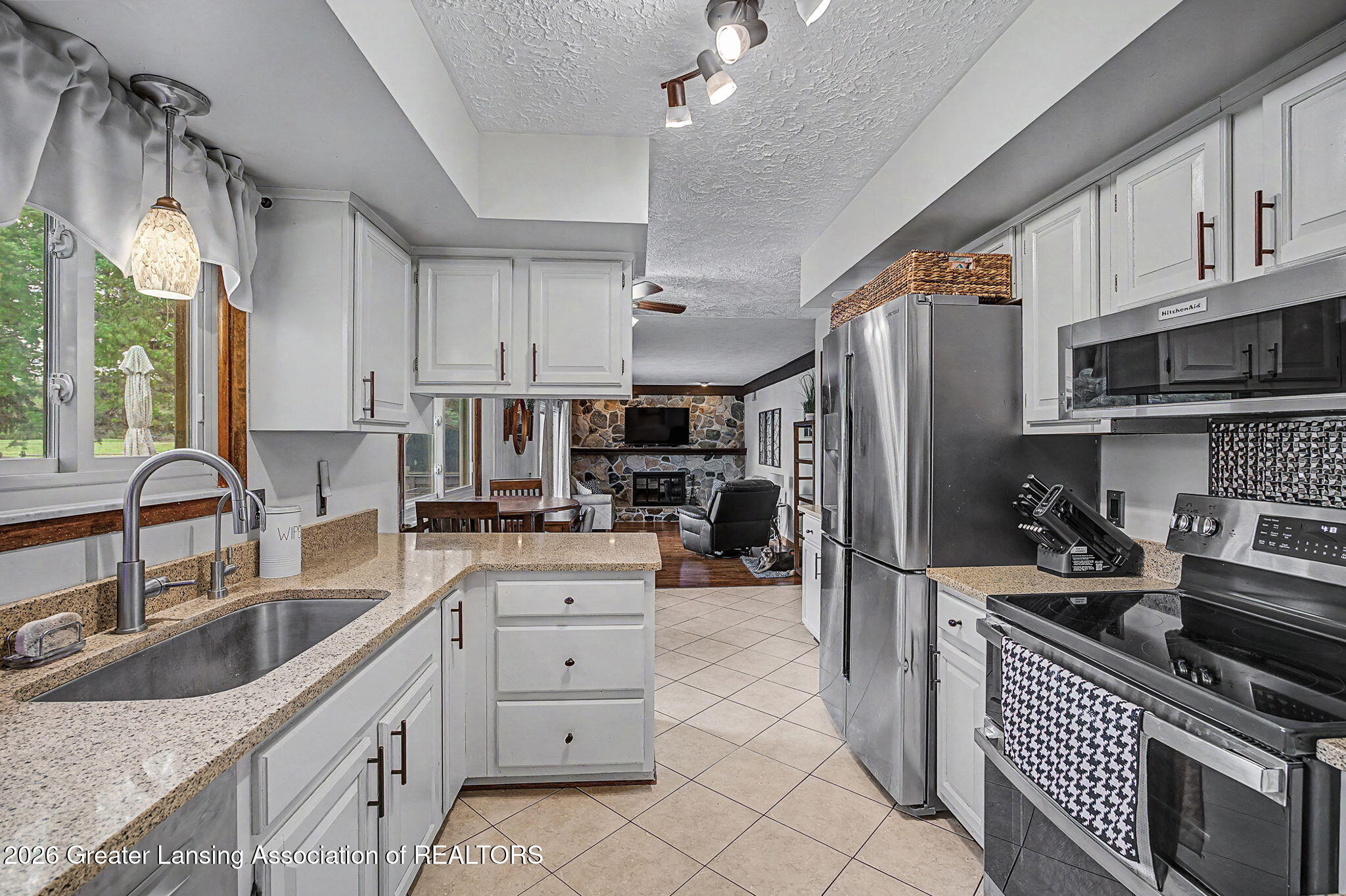 732 N Edgar Road