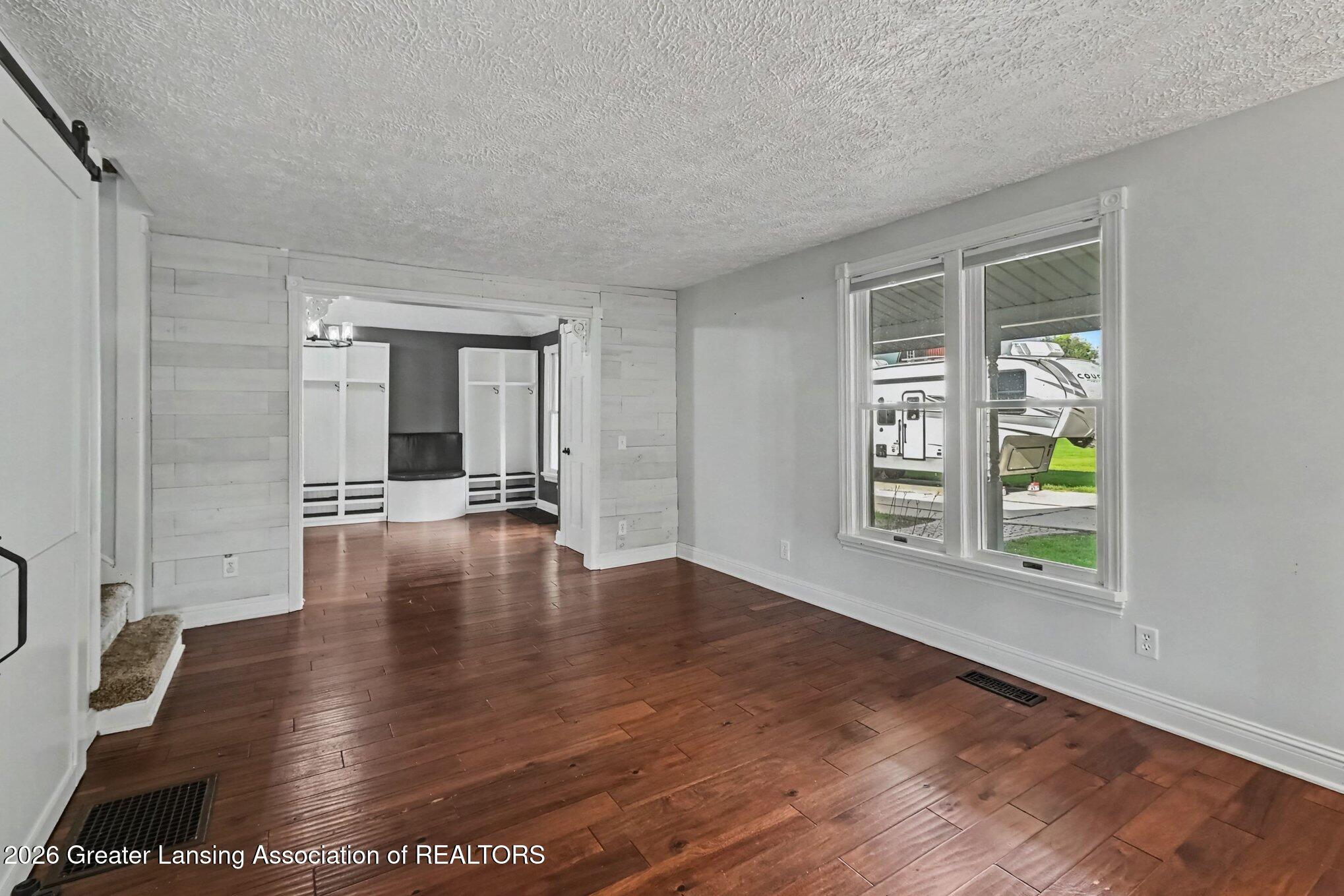 5490 W Howe Road, DeWitt