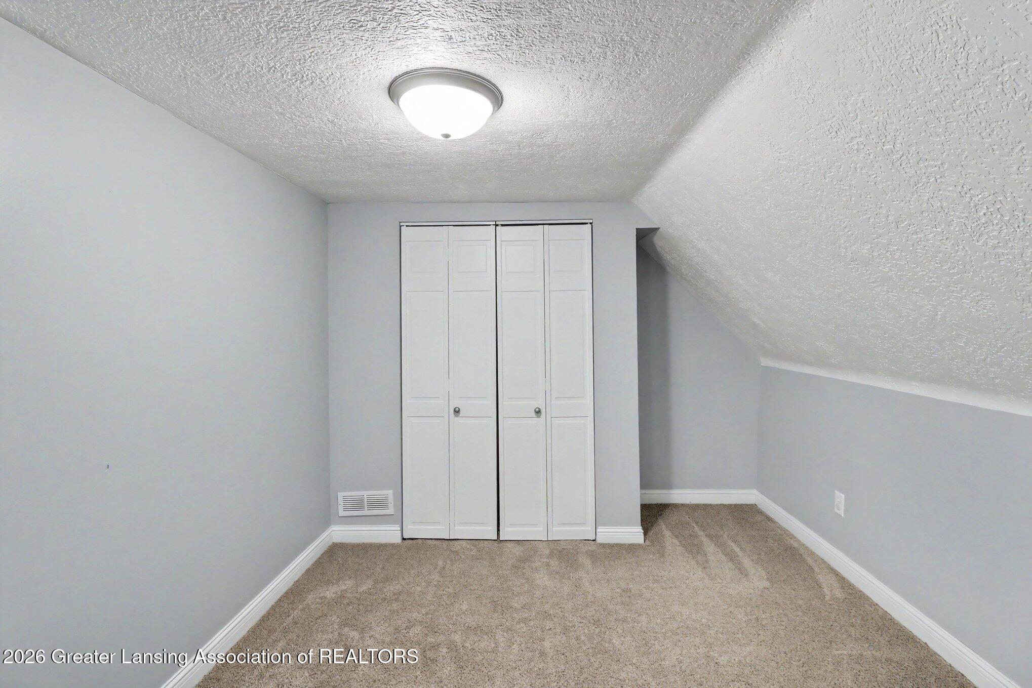 5490 W Howe Road, DeWitt