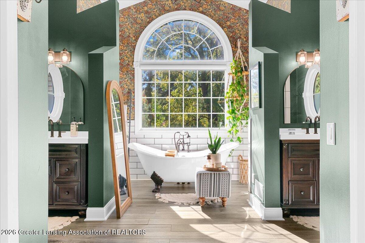 6149 Old River Trail