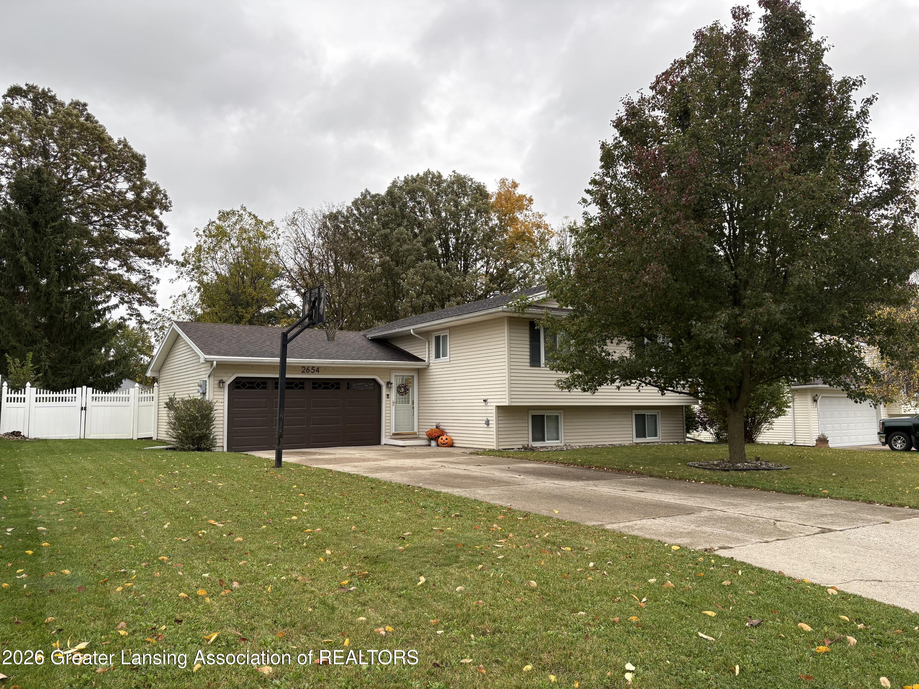 2654 Renfrew Way