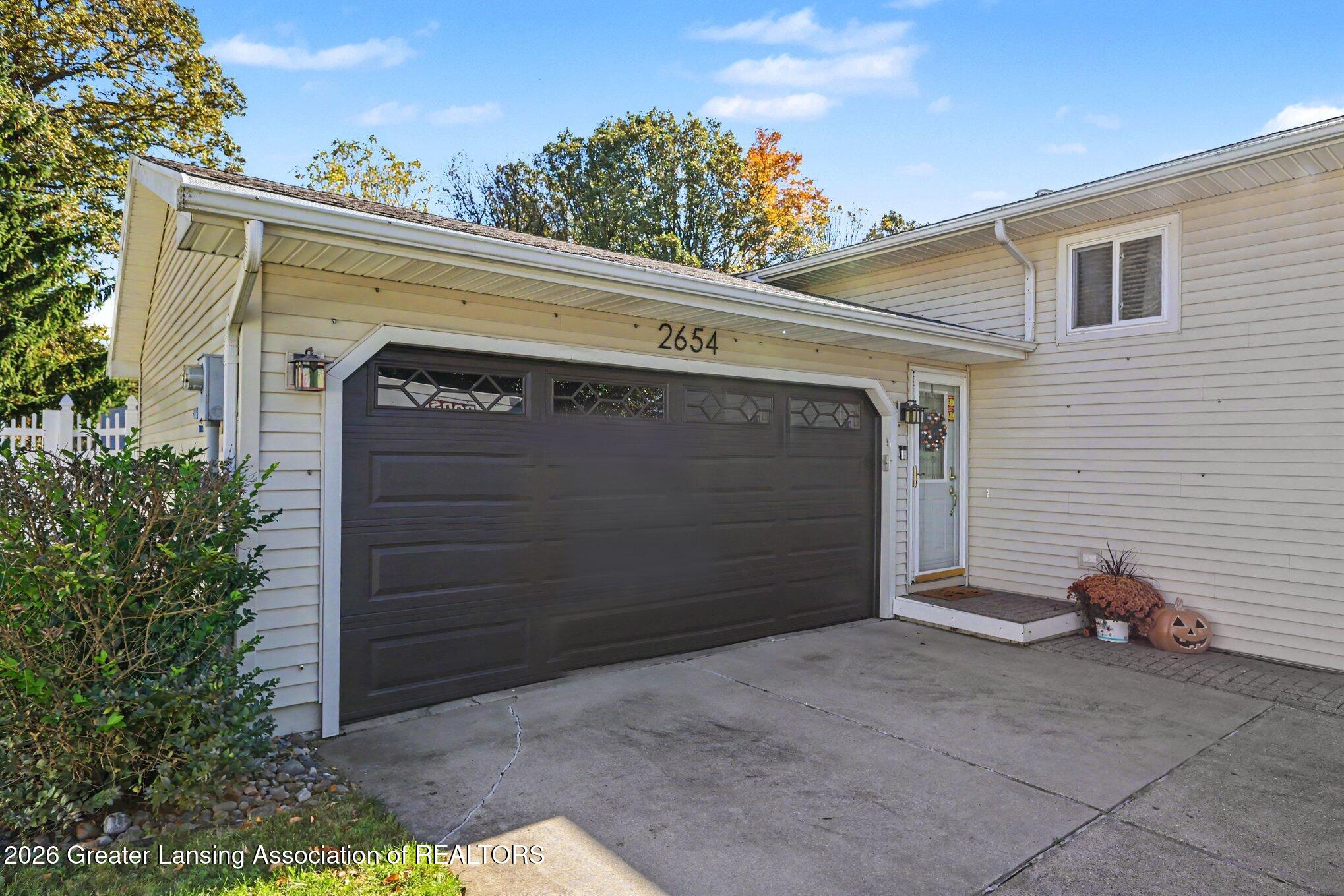 2654 Renfrew Way
