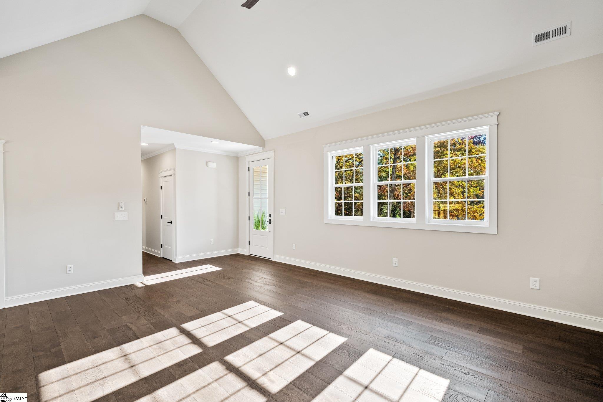 33 Celand Street