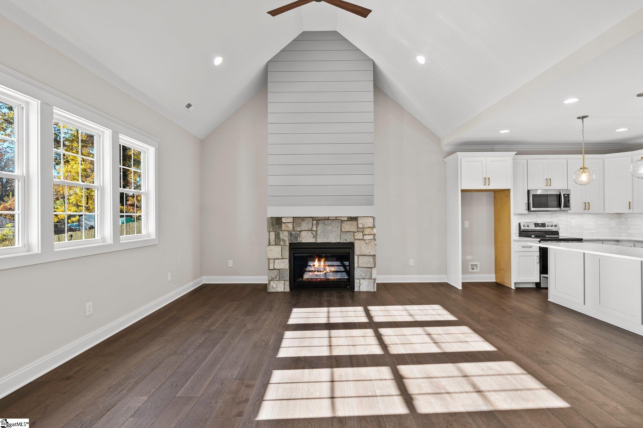 33 Celand Street