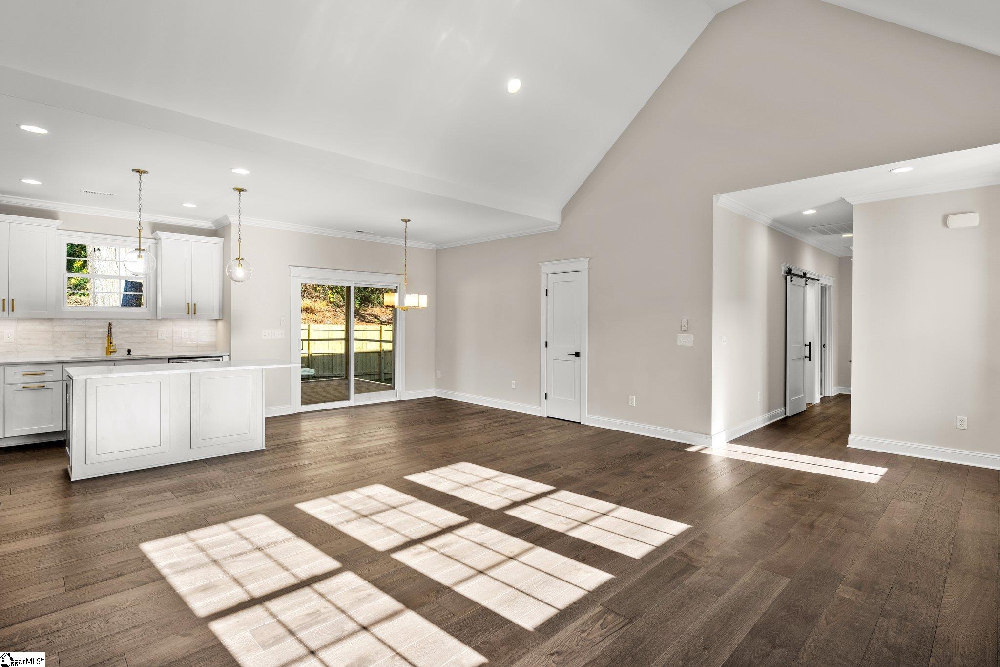 33 Celand Street