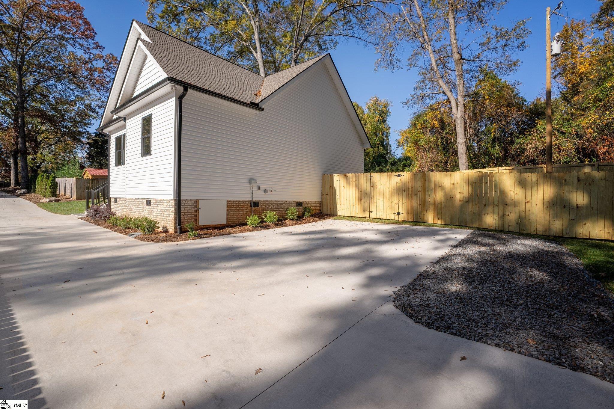 33 Celand Street