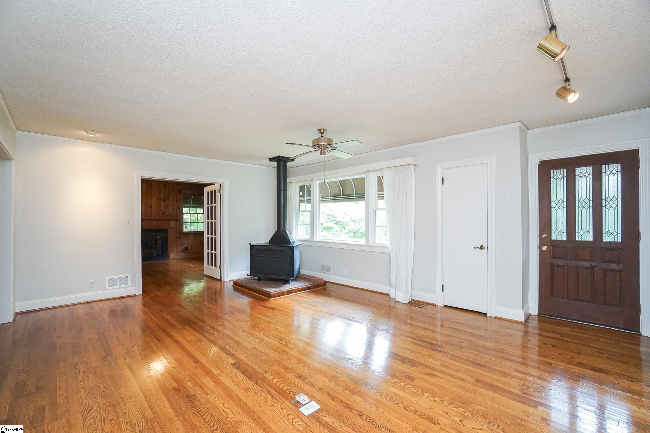 26 Crestline Road