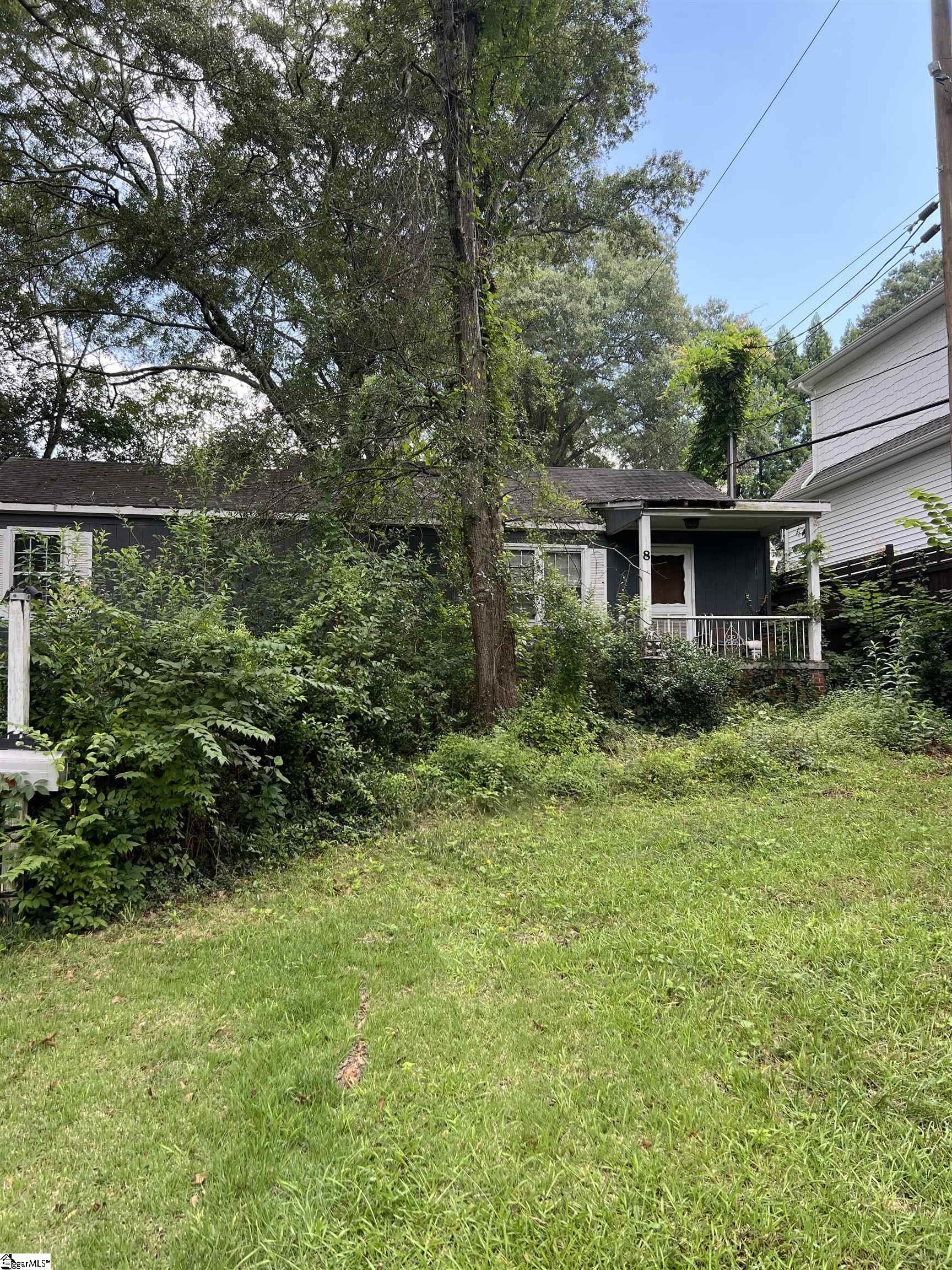 8 Buist Avenue