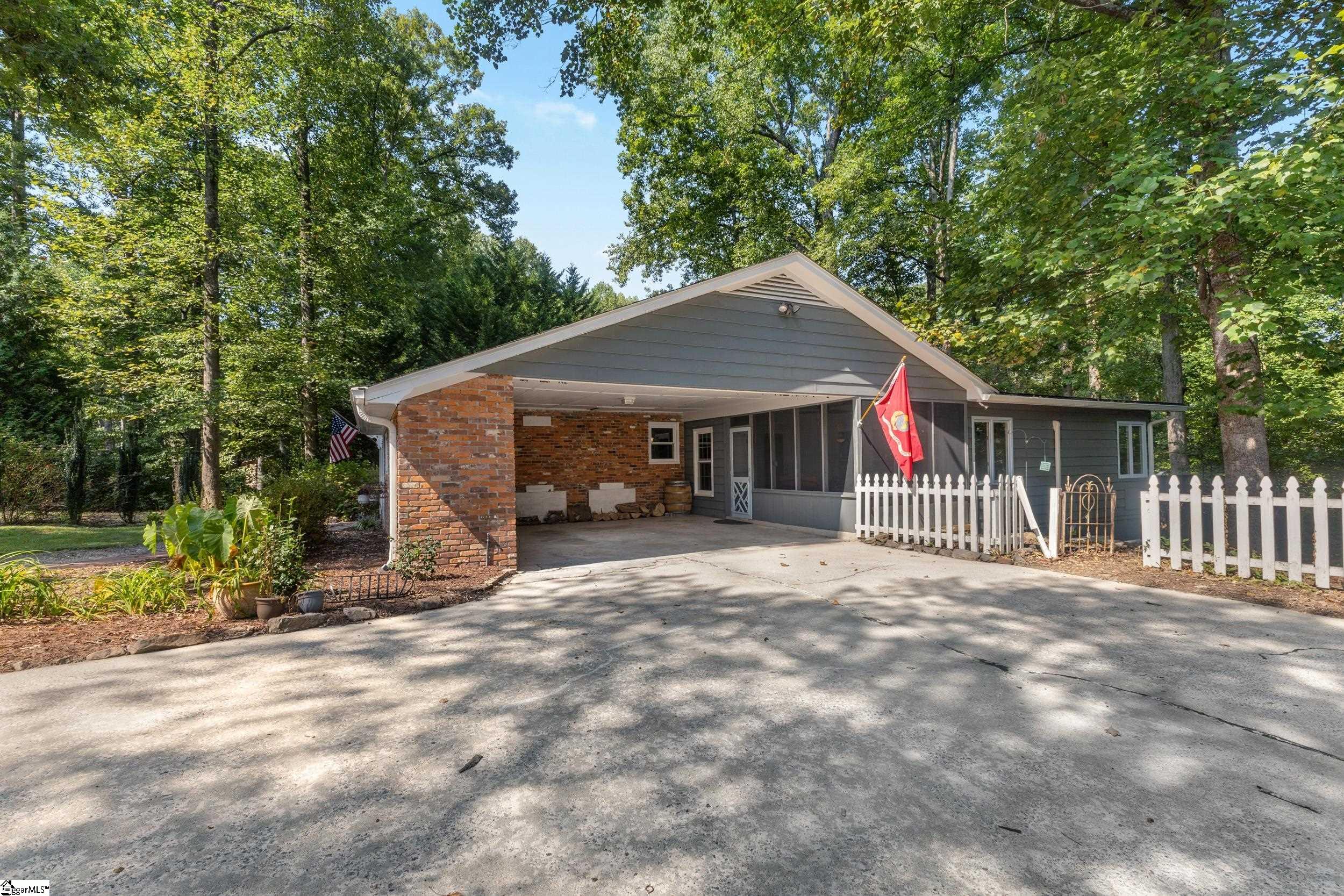 206 Dellrose Circle