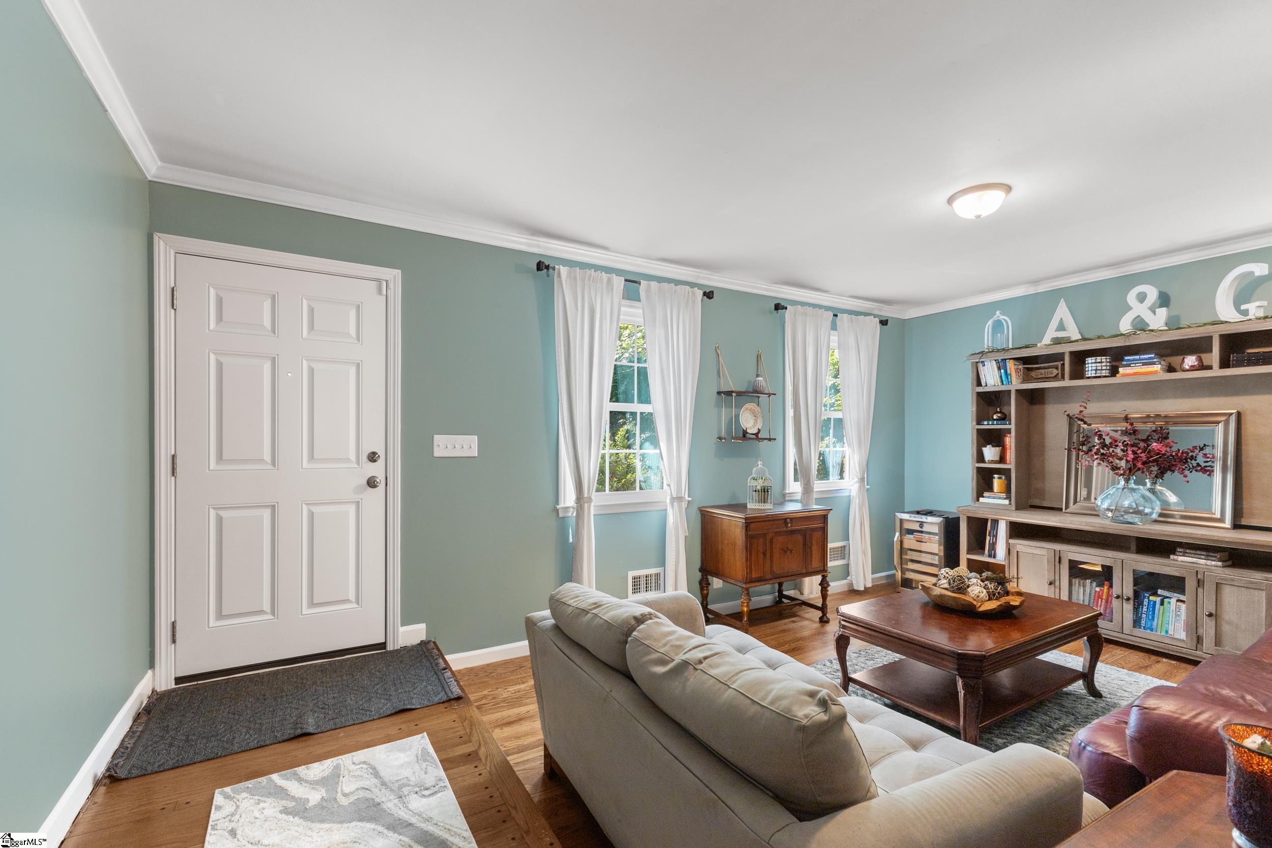 206 Dellrose Circle