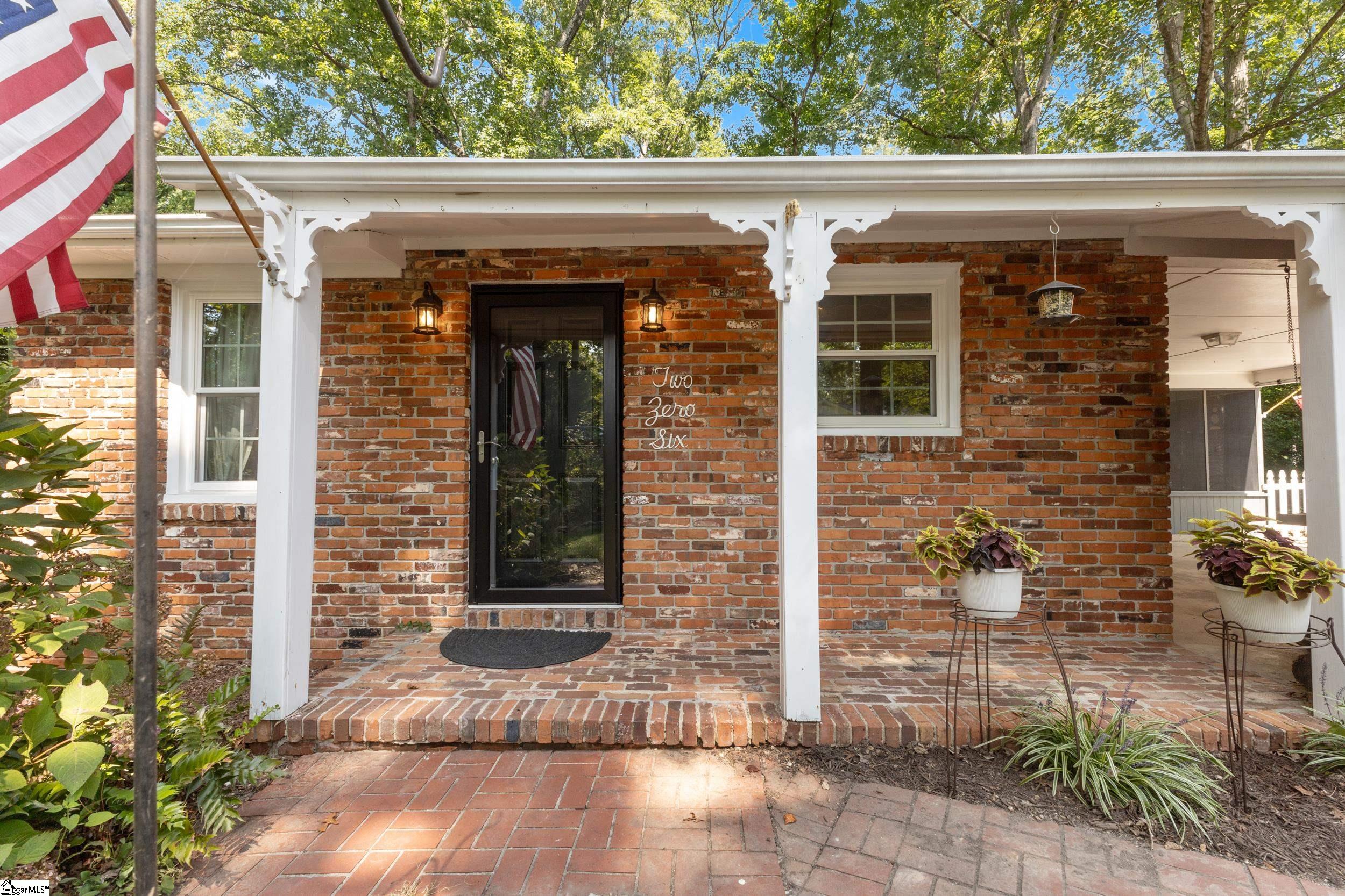 206 Dellrose Circle