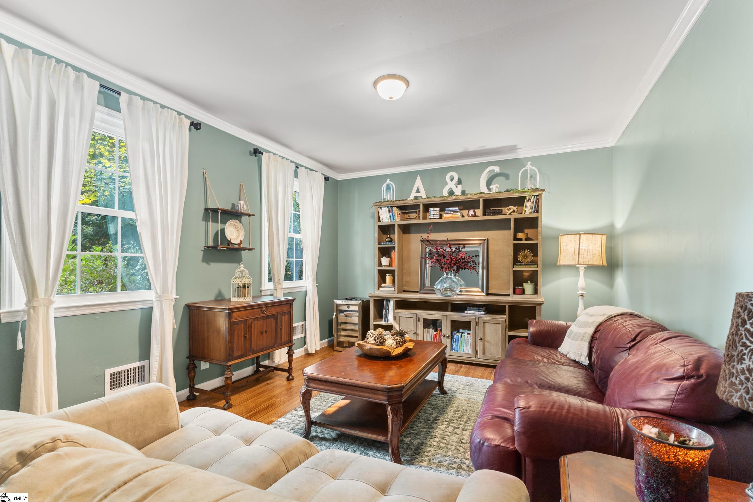 206 Dellrose Circle