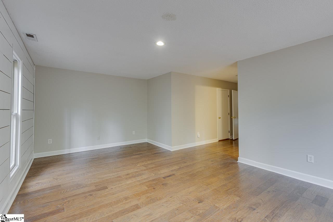 82 Westview Avenue