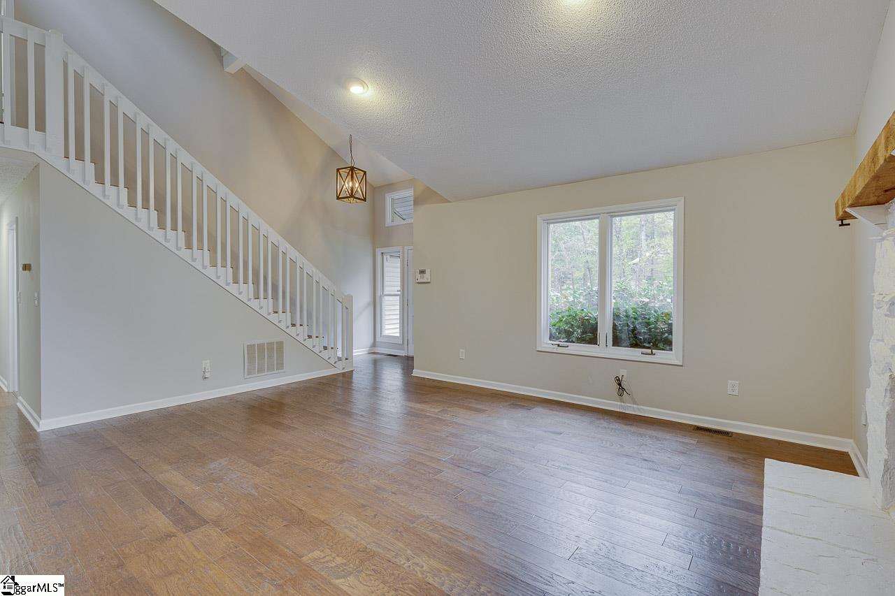 82 Westview Avenue