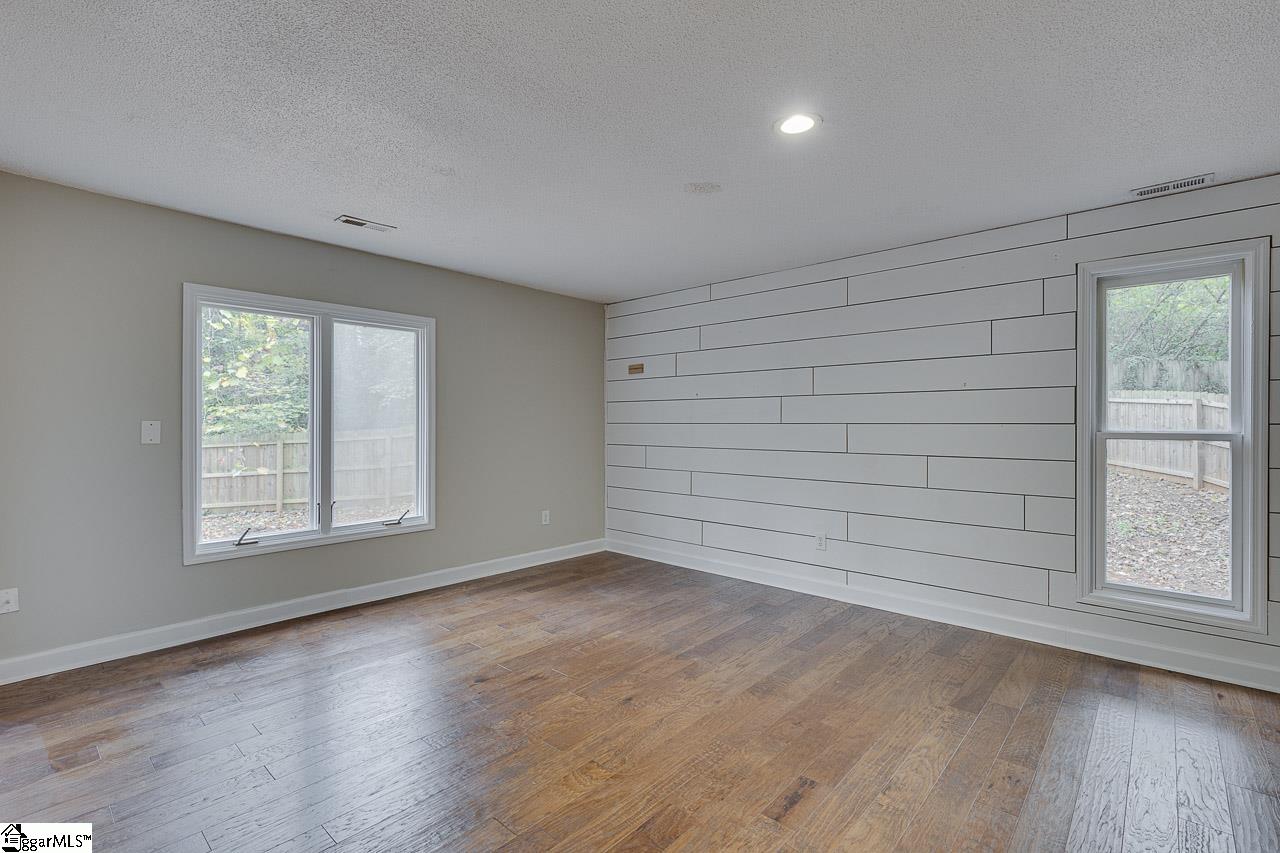 82 Westview Avenue
