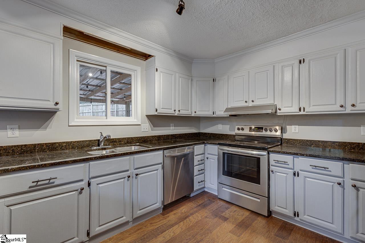 82 Westview Avenue