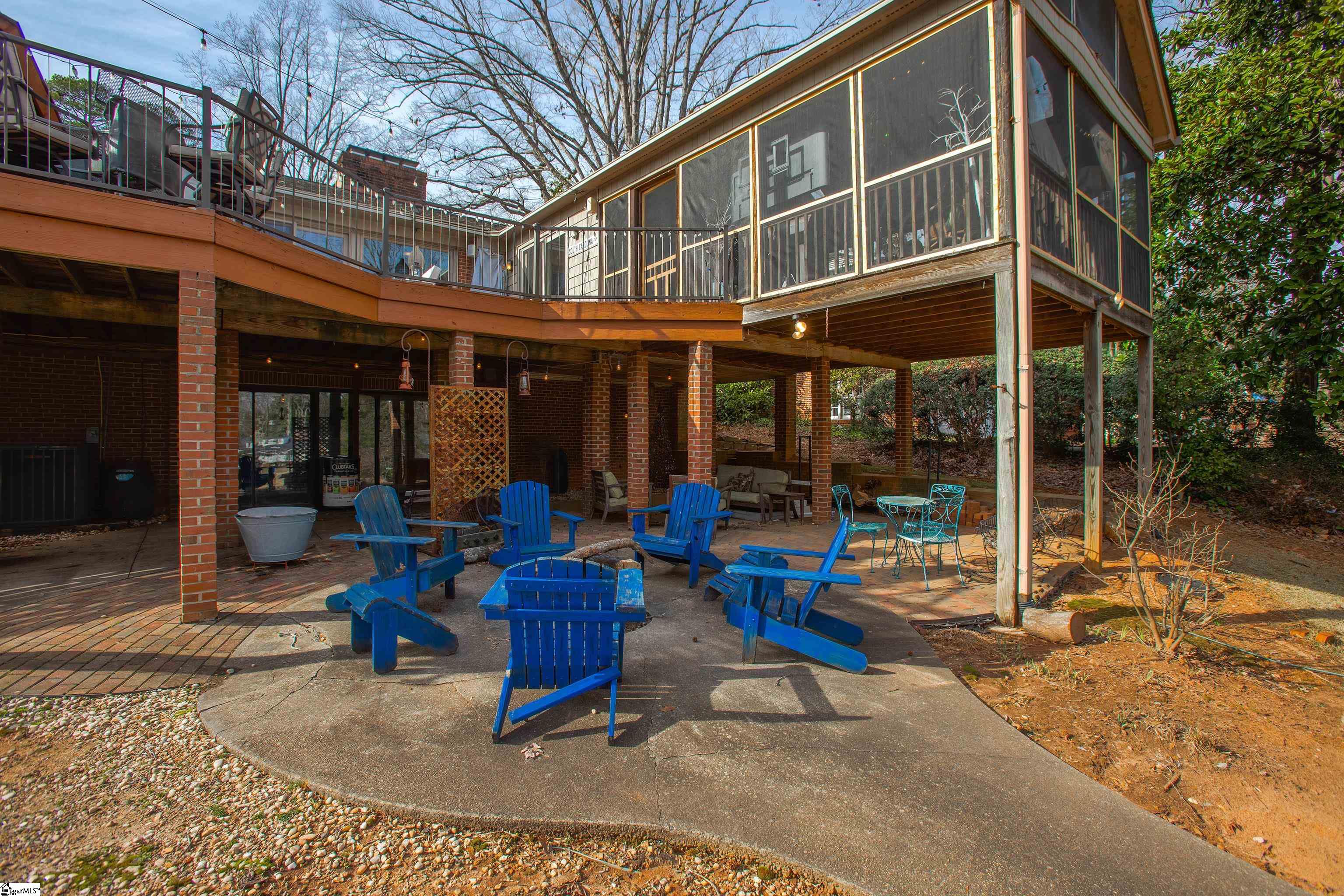 108 Lakecrest Drive